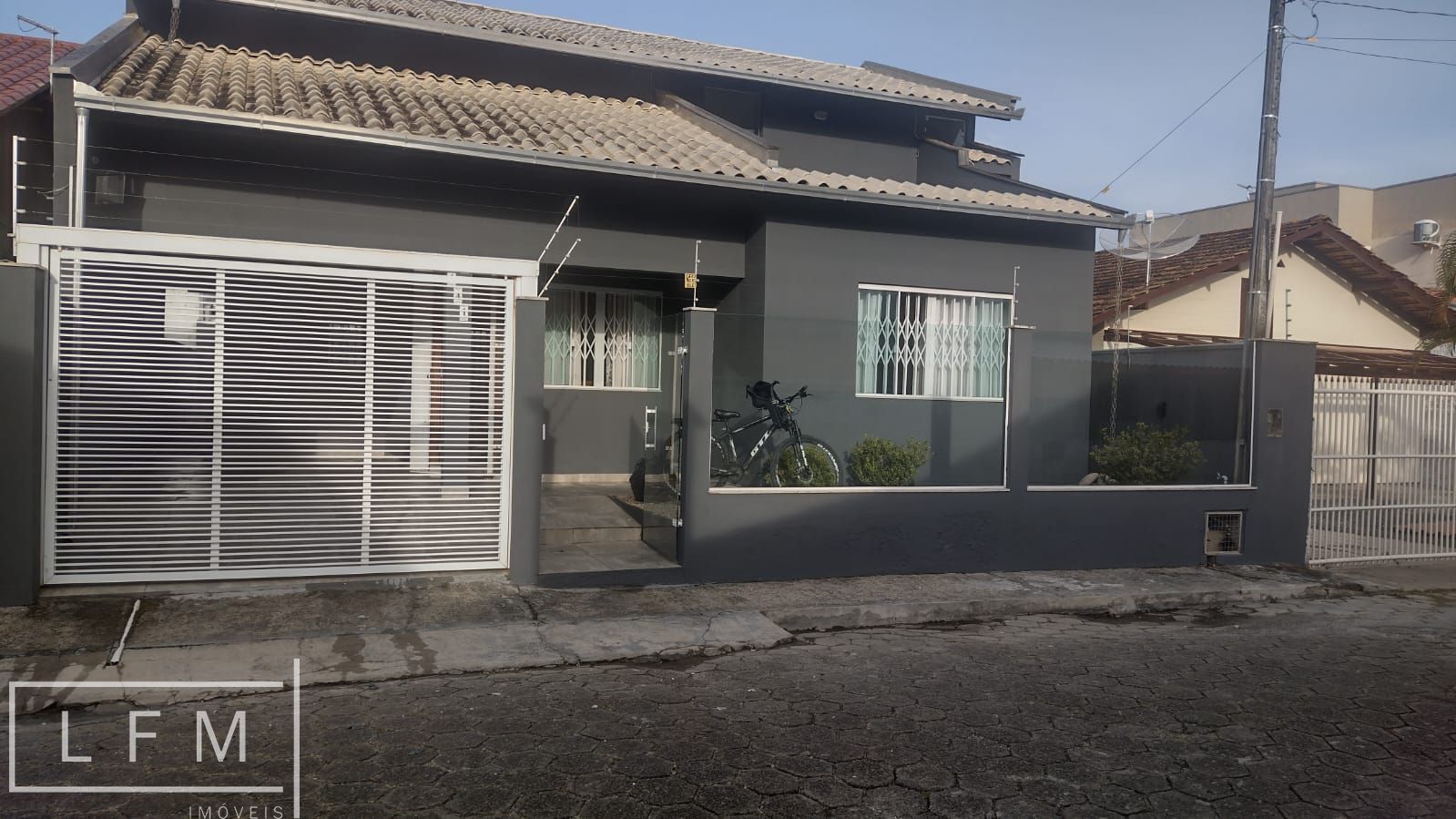 Casa à venda  no Praia da Armação - Penha, SC. Imóveis