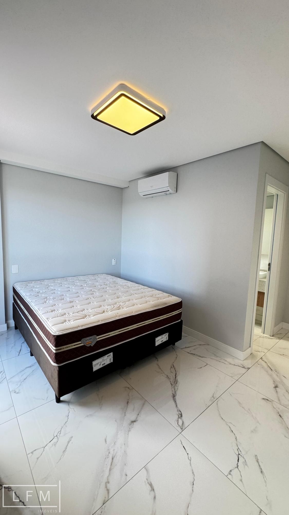 Apartamento novo no centro de balneário piçarras