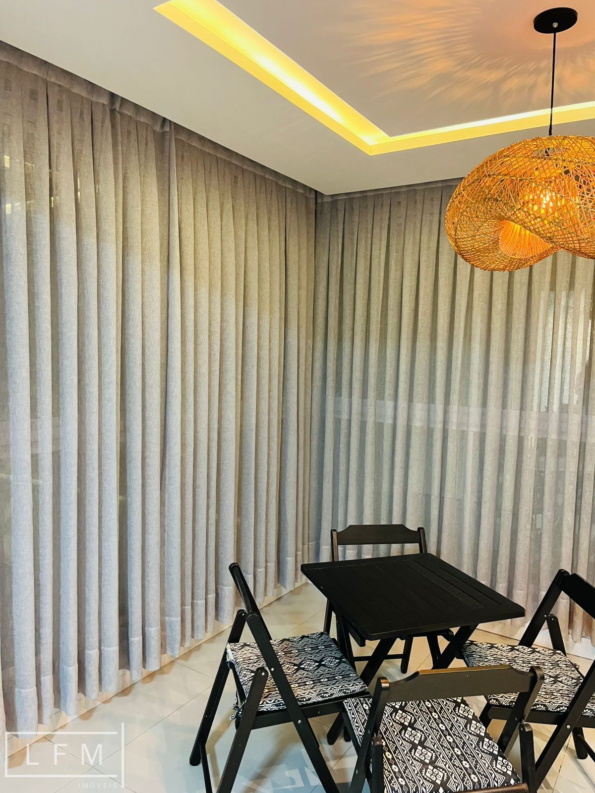 Apartamento finamente mobiliado em proximo do mar em Balneario Picarras Sc