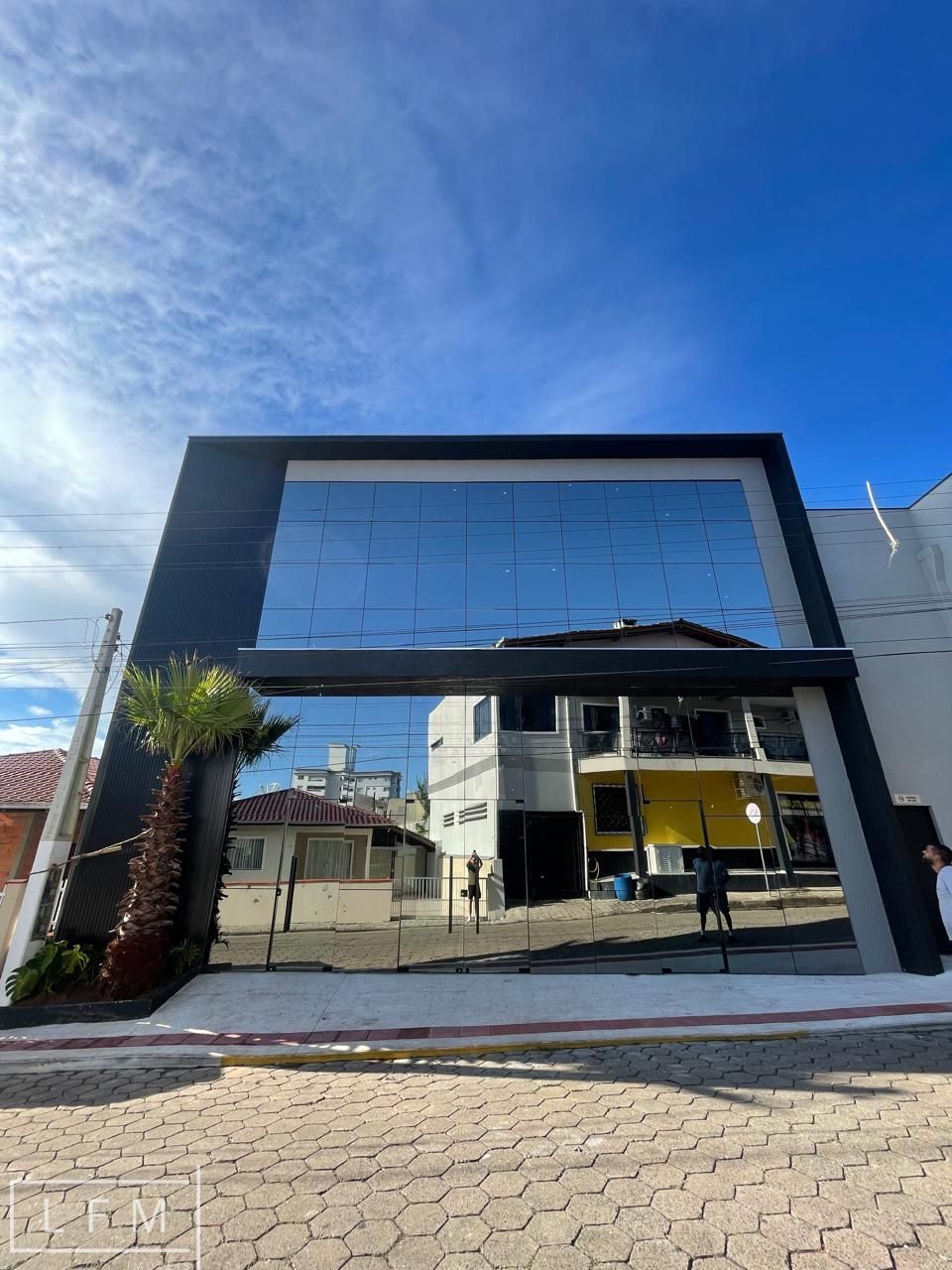 Depósito-Galpão-Armazém para alugar com 2 quartos, 600m² - Foto 1