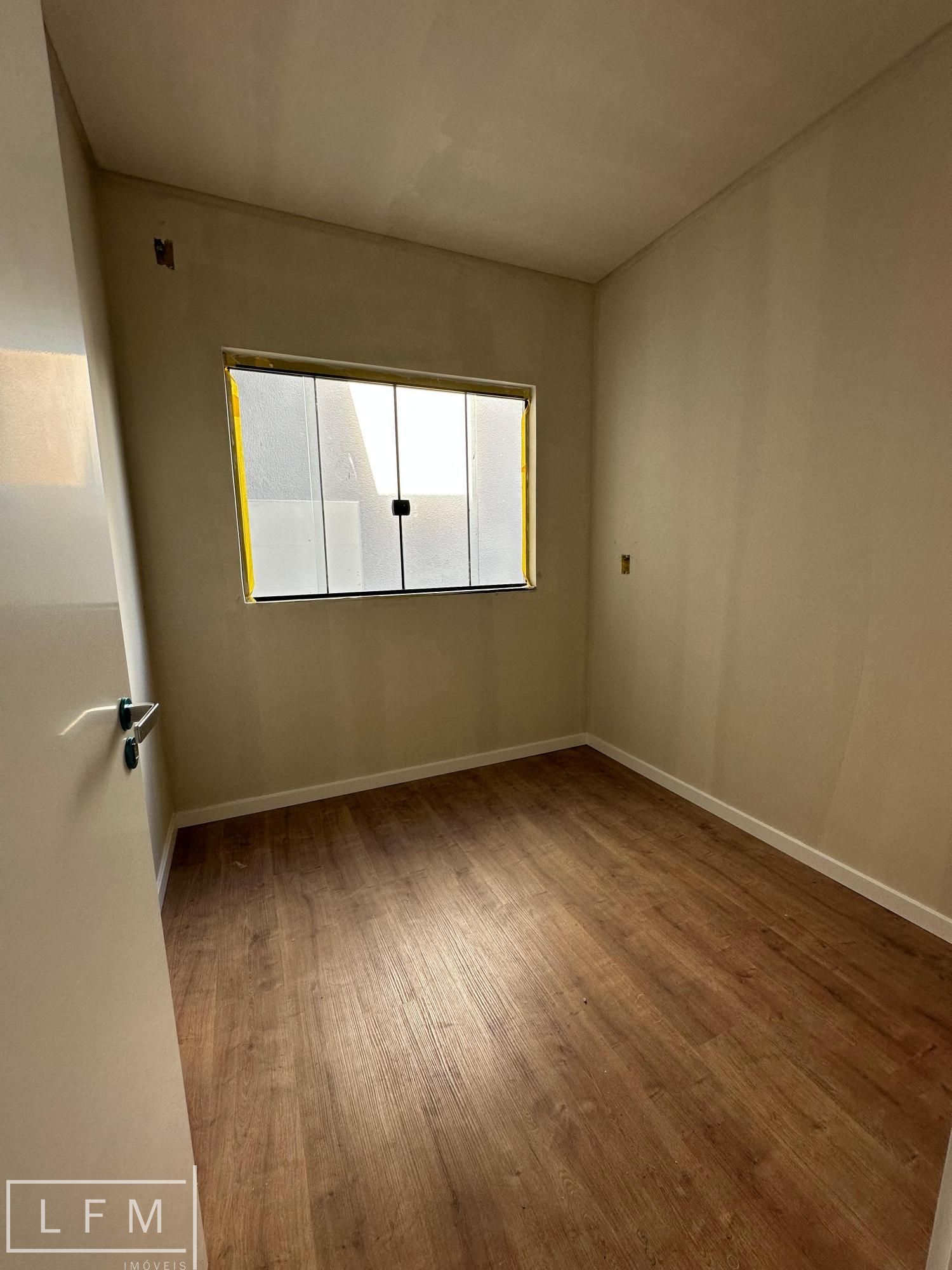 Casa com 2 Dormitórios à venda, 52 m² por R$ 310.000,00 Casa com 2 Dormitórios à venda, 52 m² por R$ 310.000,00