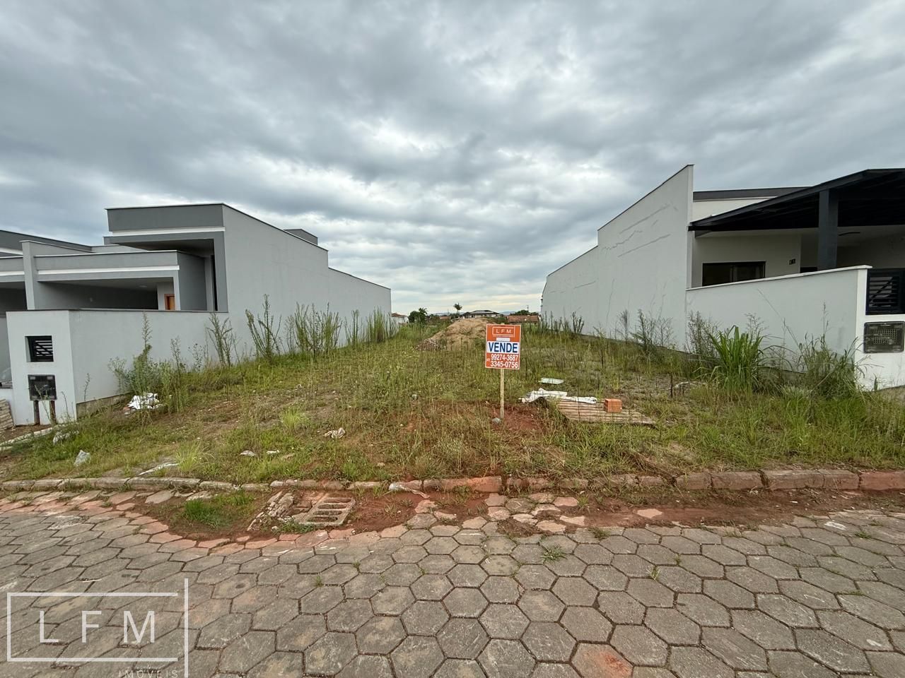 Terreno à venda, 300m² - Foto 1