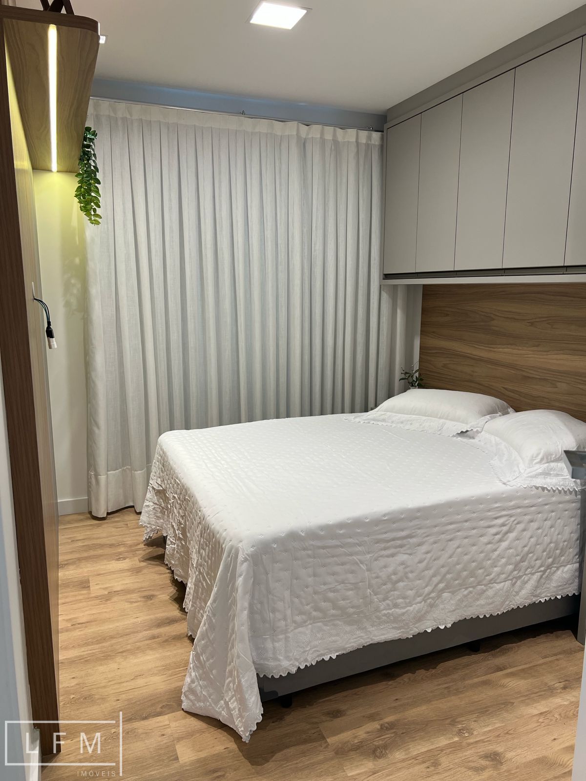 Apartamento novo mobiliado frente mar a venda
