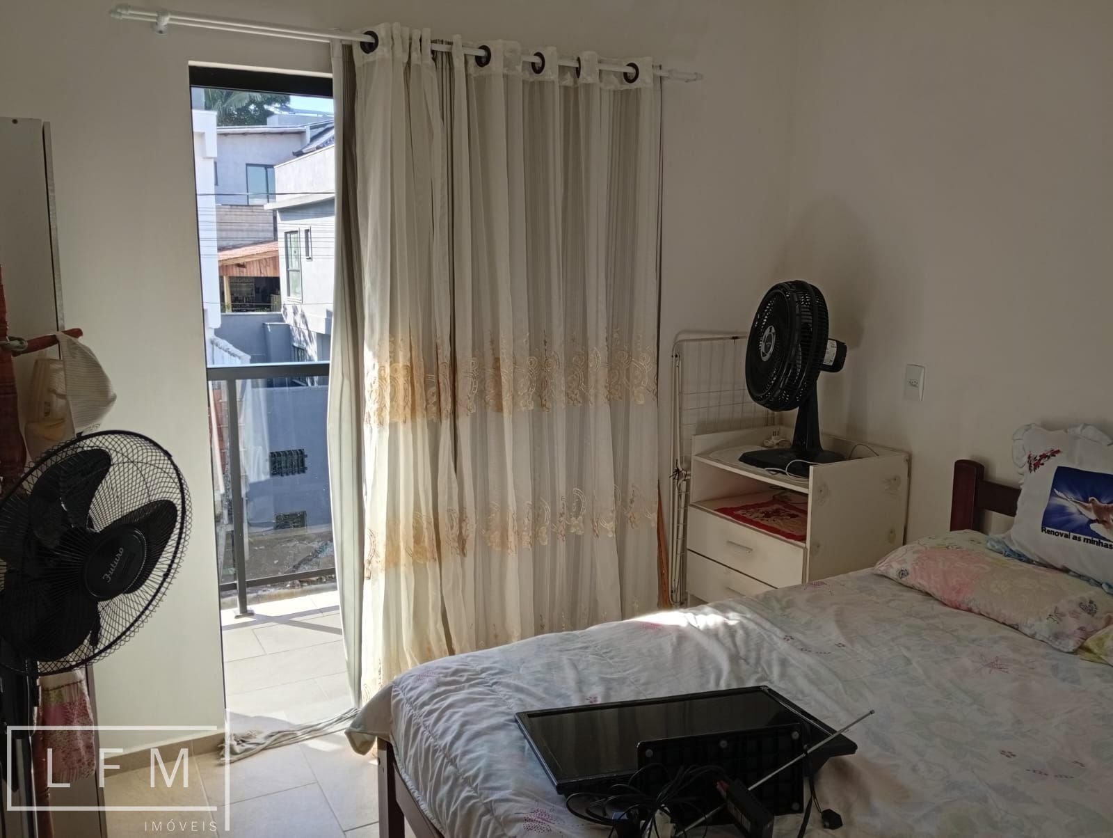 Sobrado mobiliado em Balneario Picarras Sc