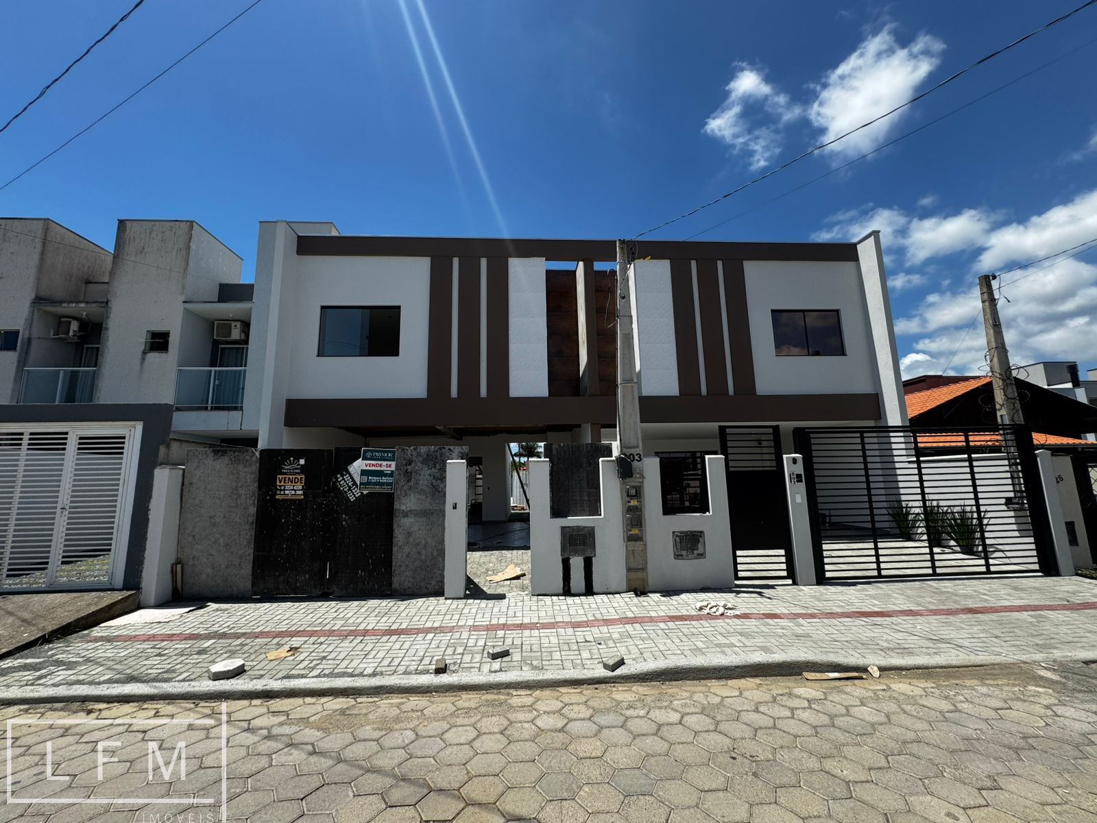 Sobrado à venda  no Itacolomi - Balneário Piçarras, SC. Imóveis