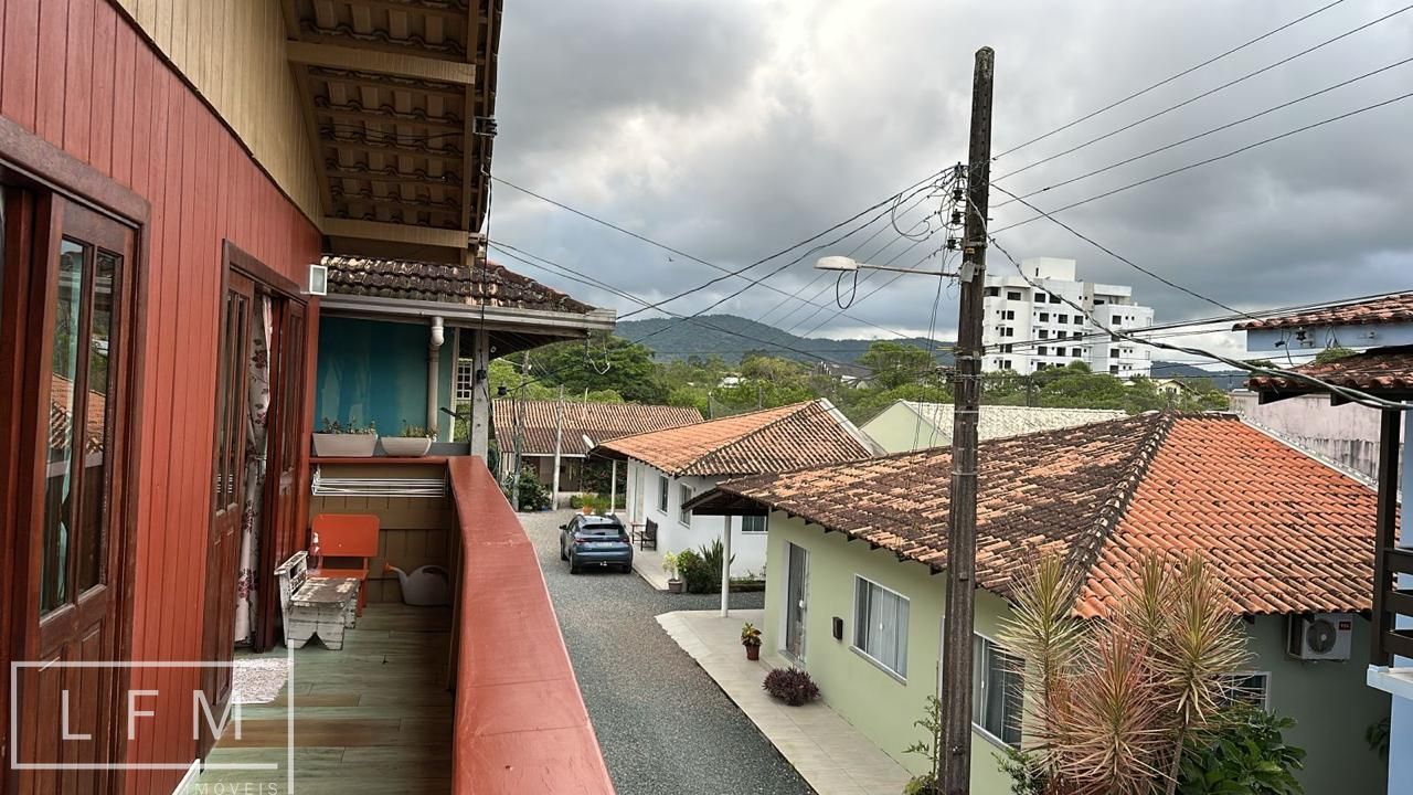 Casa à venda com 2 quartos, 150m² - Foto 8