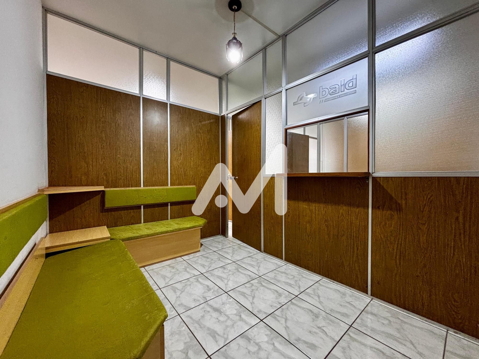 Sala Comercial com 100m² no bairro Centro em Lajeado para Alugar