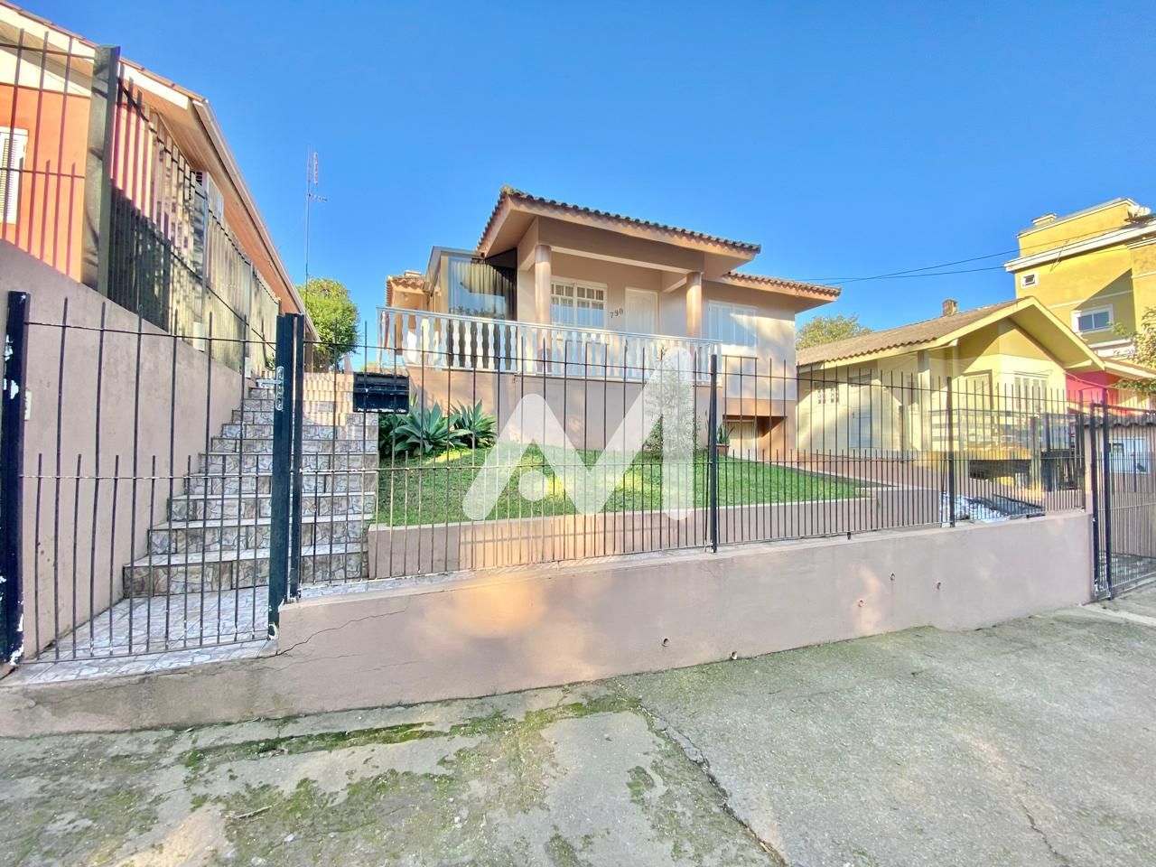 Casa com 175m² e 3 dormitórios no bairro Montanha em Lajeado para Comprar