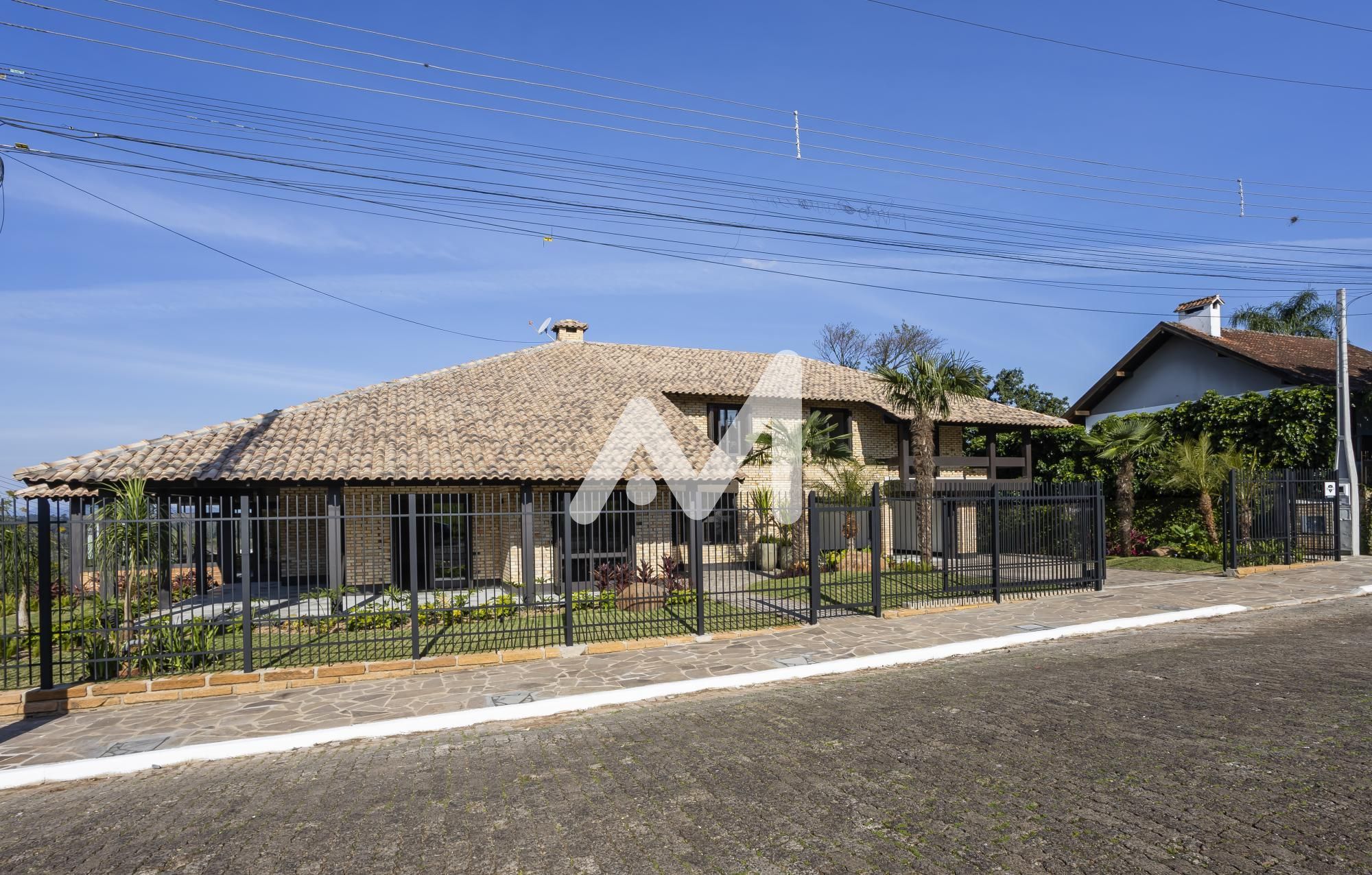 Casa com 492m² e 4 dormitórios no bairro Alto do Parque em Lajeado para Comprar