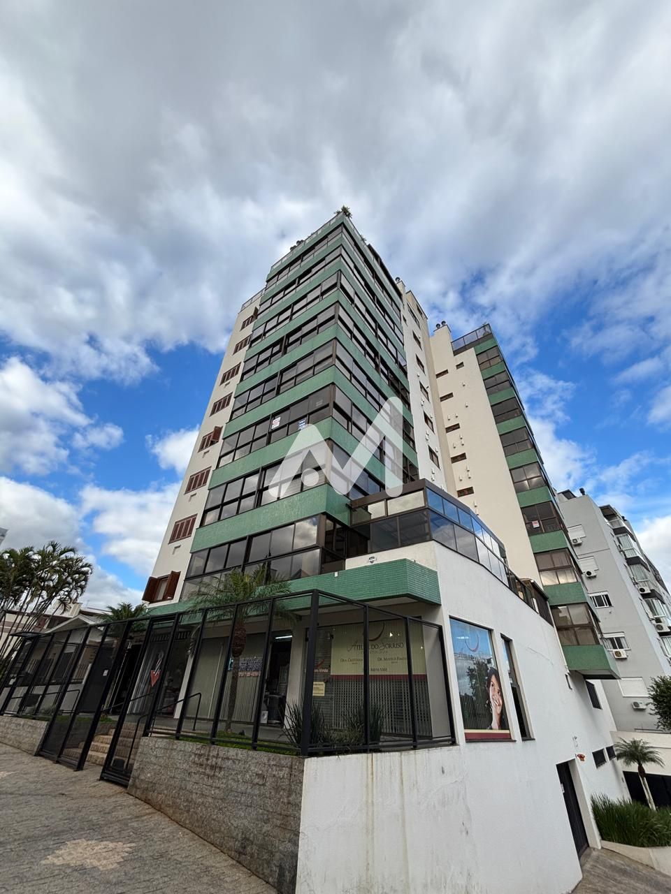 Apartamento com 118m² e 3 dormitórios no bairro Centro em Lajeado para Comprar ou Alugar
