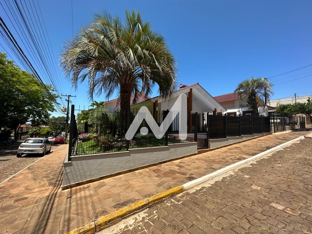Casa com 228m² e 3 dormitórios no bairro Montanha em Lajeado para Comprar