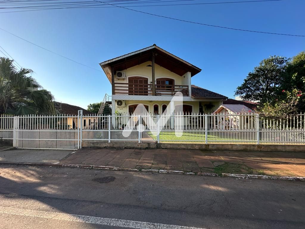 Casa com 197m² e 3 dormitórios no bairro Montanha em Lajeado para Comprar