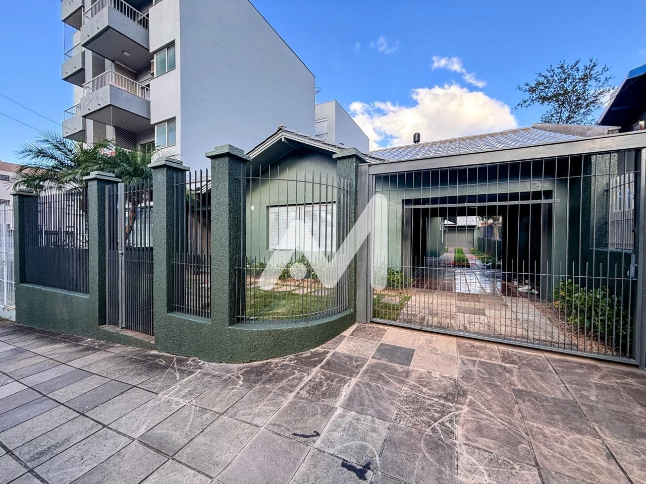 Casa Comercial com 204m² e 3 dormitórios no bairro Centro em Lajeado para Alugar