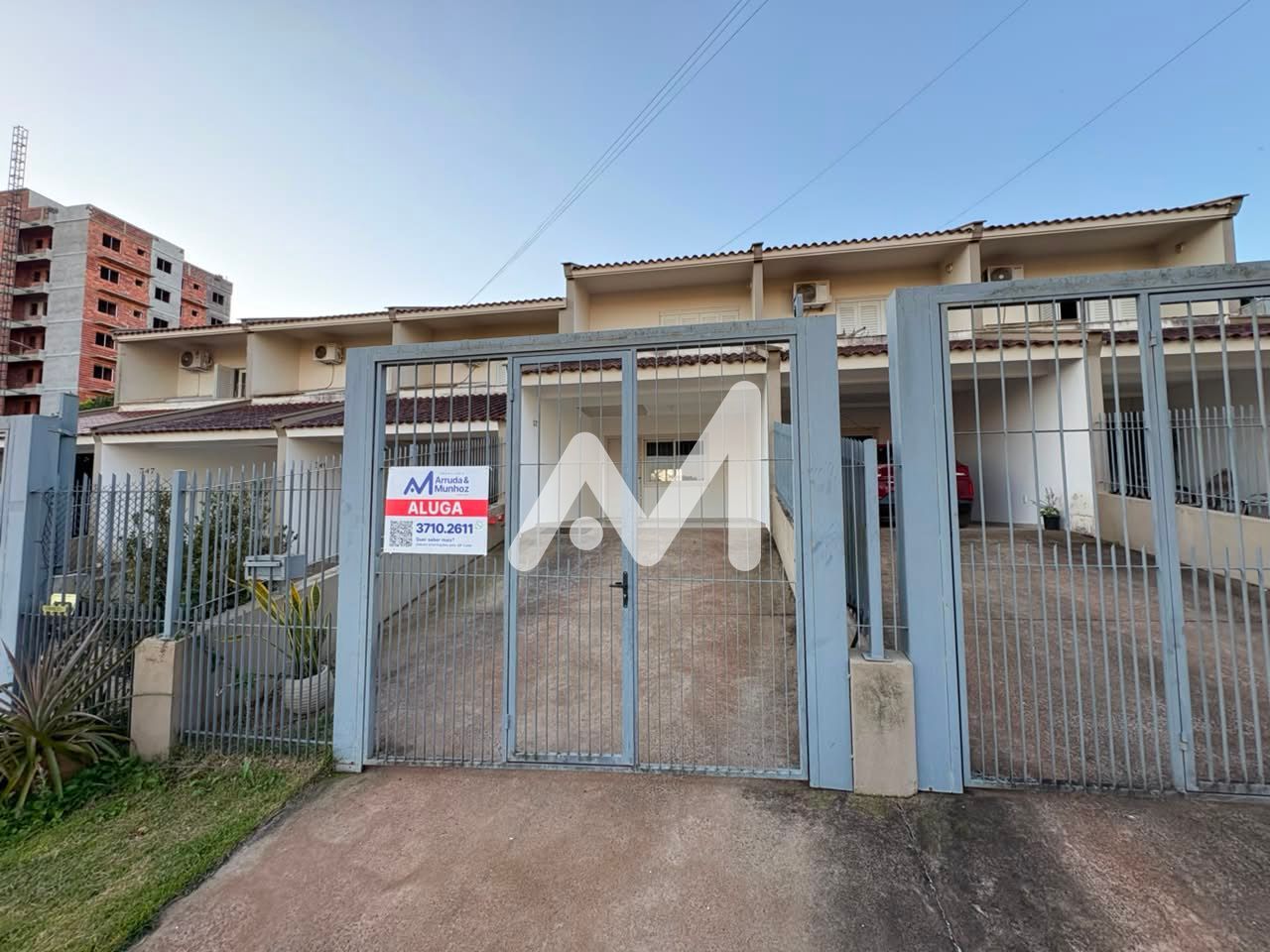 Sobrado com 80m² e 2 dormitórios no bairro Universitário em Lajeado para Alugar