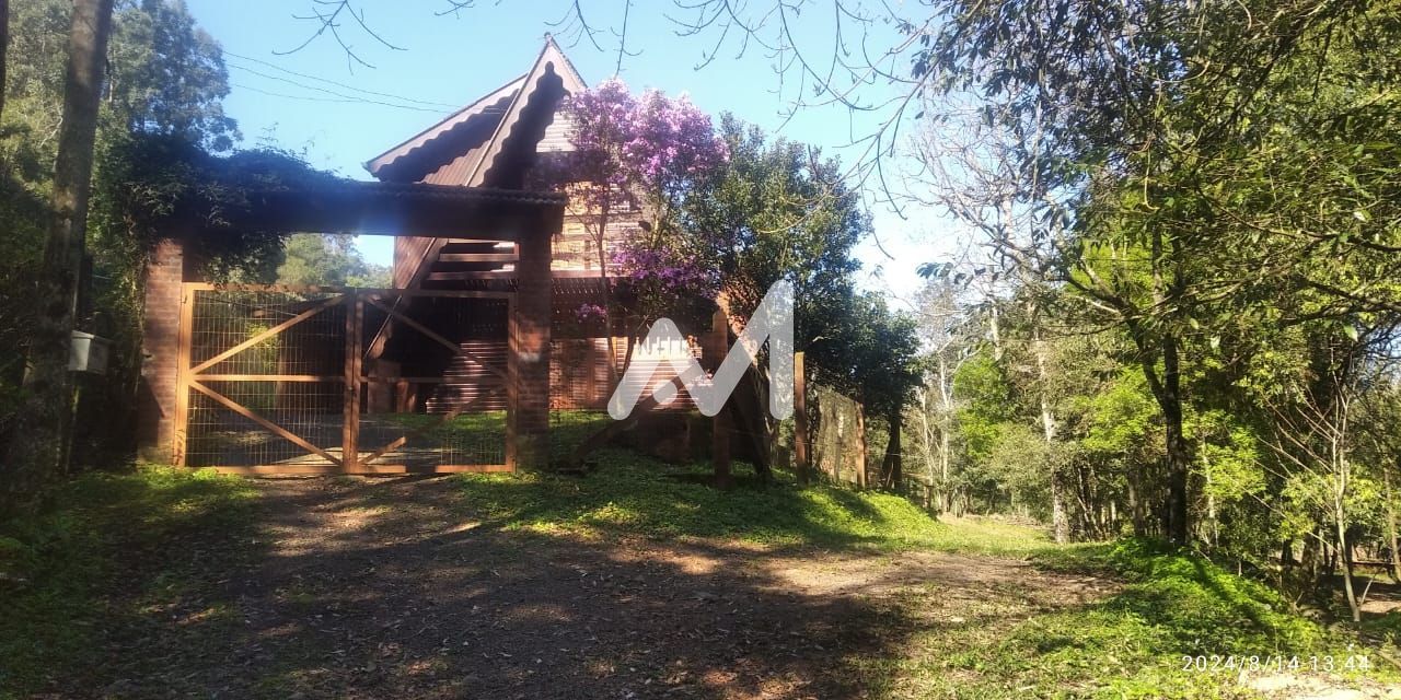 Chácara e 2 dormitórios no bairro Linha Harmonia em Teutônia para Comprar