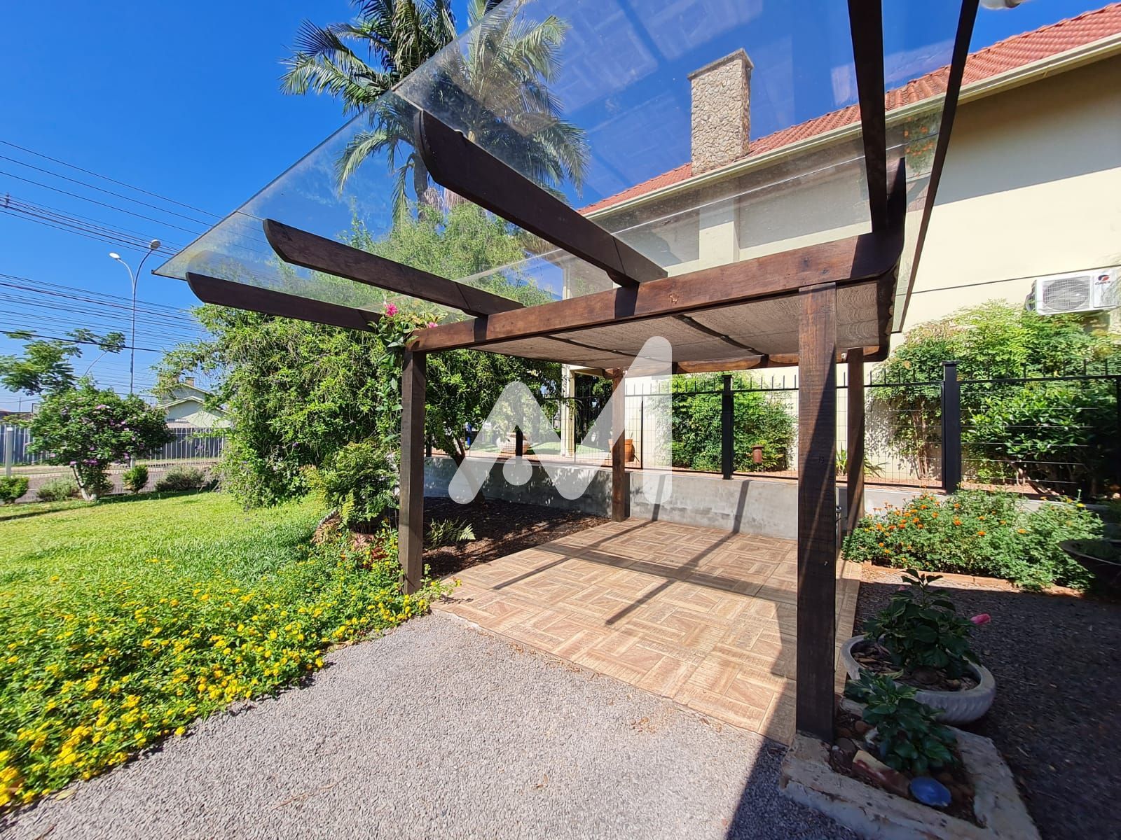 Casa com 130m² e 3 dormitórios no bairro Universitário em Lajeado para Alugar