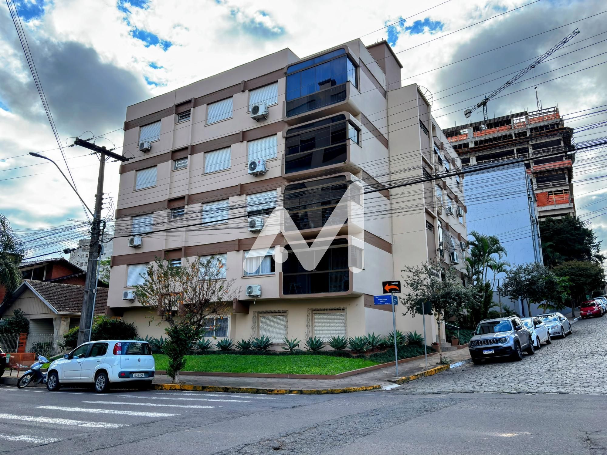 Apartamento com 96m² e 3 dormitórios no bairro Florestal em Lajeado para Alugar
