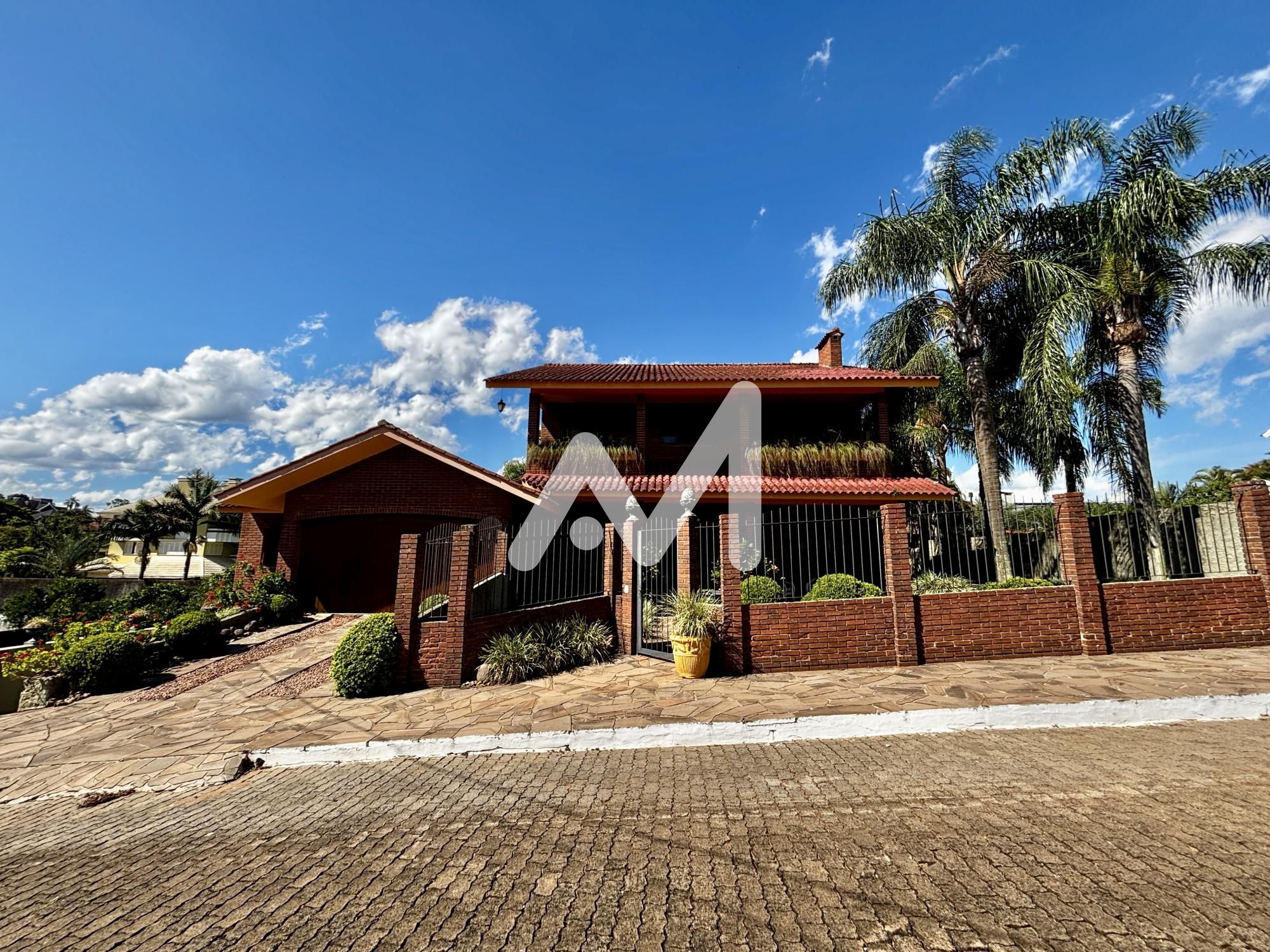 Casa com 490m² e 4 dormitórios no bairro Alto do Parque em Lajeado para Comprar