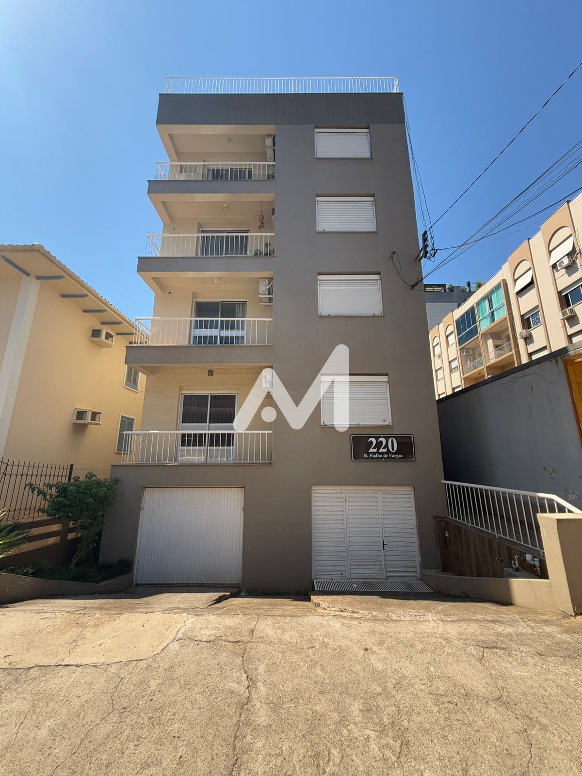 Apartamento com 50m² e 3 dormitórios no bairro Centro em Lajeado para Alugar