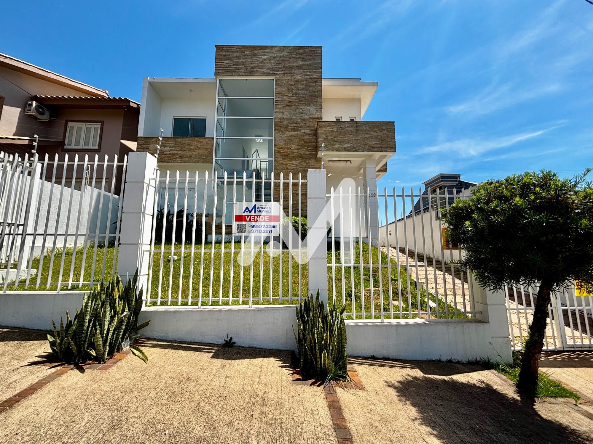 Casa com 282m² e 3 dormitórios no bairro Universitário em Lajeado para Comprar