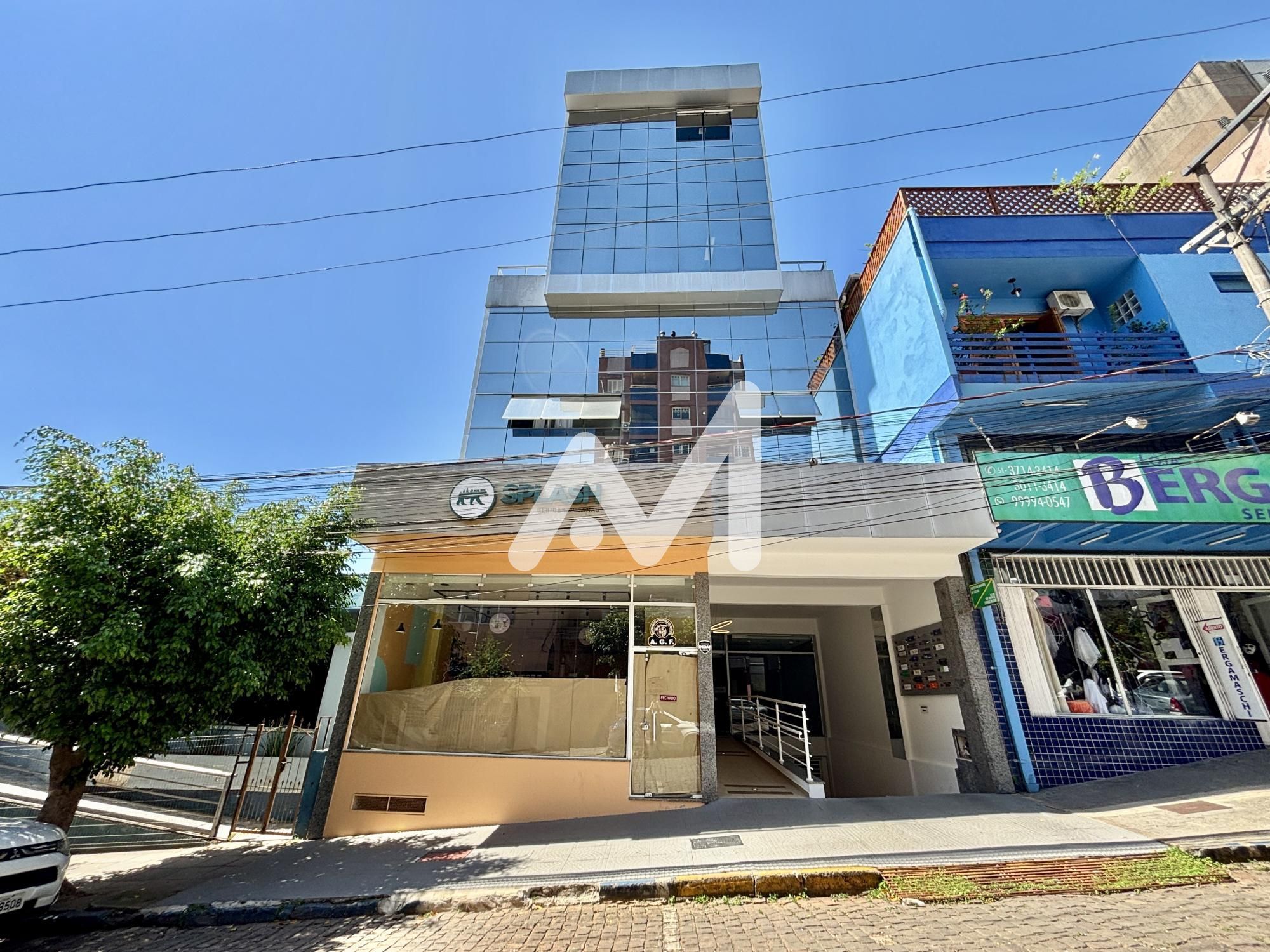 Sala Comercial com 33m² no bairro Centro em Lajeado para Comprar ou Alugar