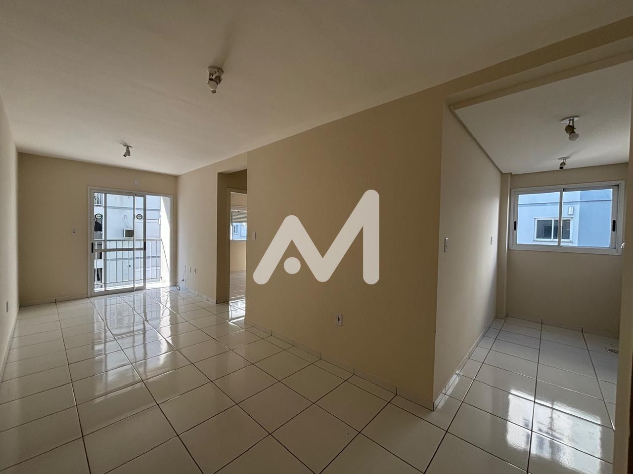 Apartamento com 80m² e 2 dormitórios no bairro Universitário em Lajeado para Alugar