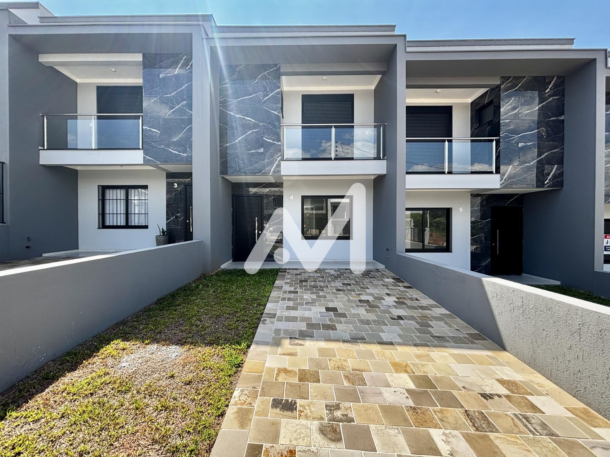 Sobrado com 119m² e 2 dormitórios no bairro Universitário em Lajeado para Comprar