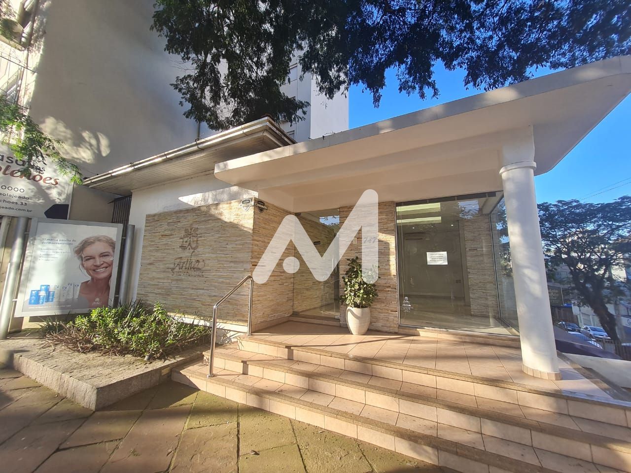 Casa Comercial com 108m² e 3 dormitórios no bairro Centro em Lajeado para Alugar