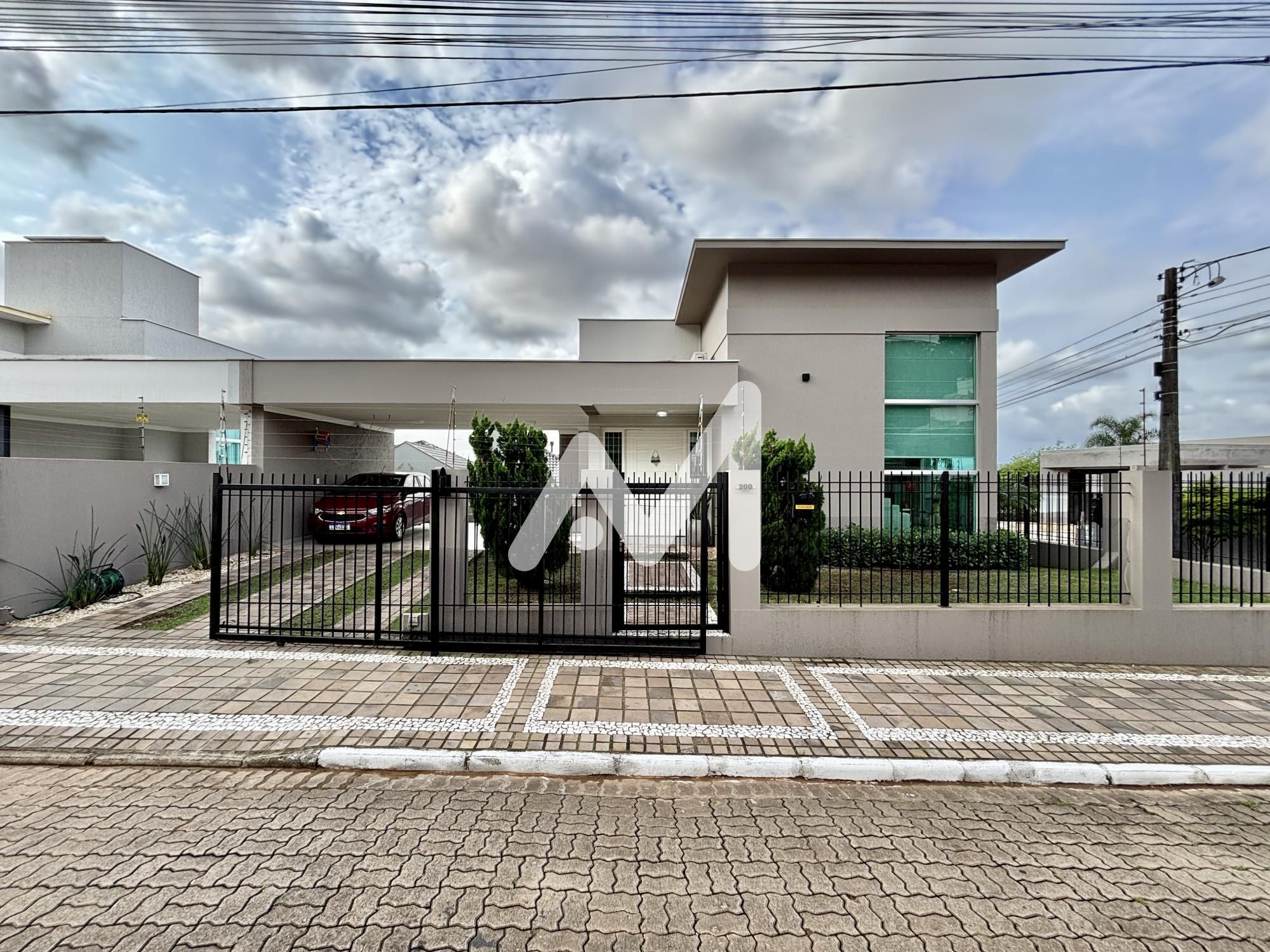 Casa com 172m² e 3 dormitórios no bairro Universitário em Lajeado para Comprar