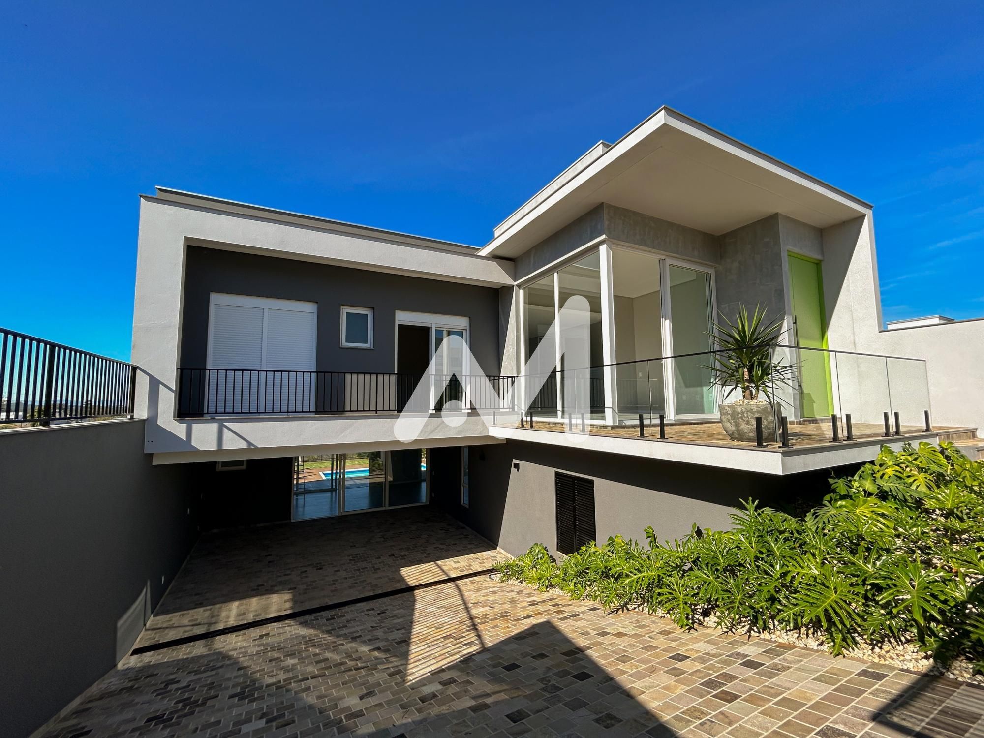 Casa com 330m² e 3 dormitórios no bairro Carneiros em Lajeado para Comprar