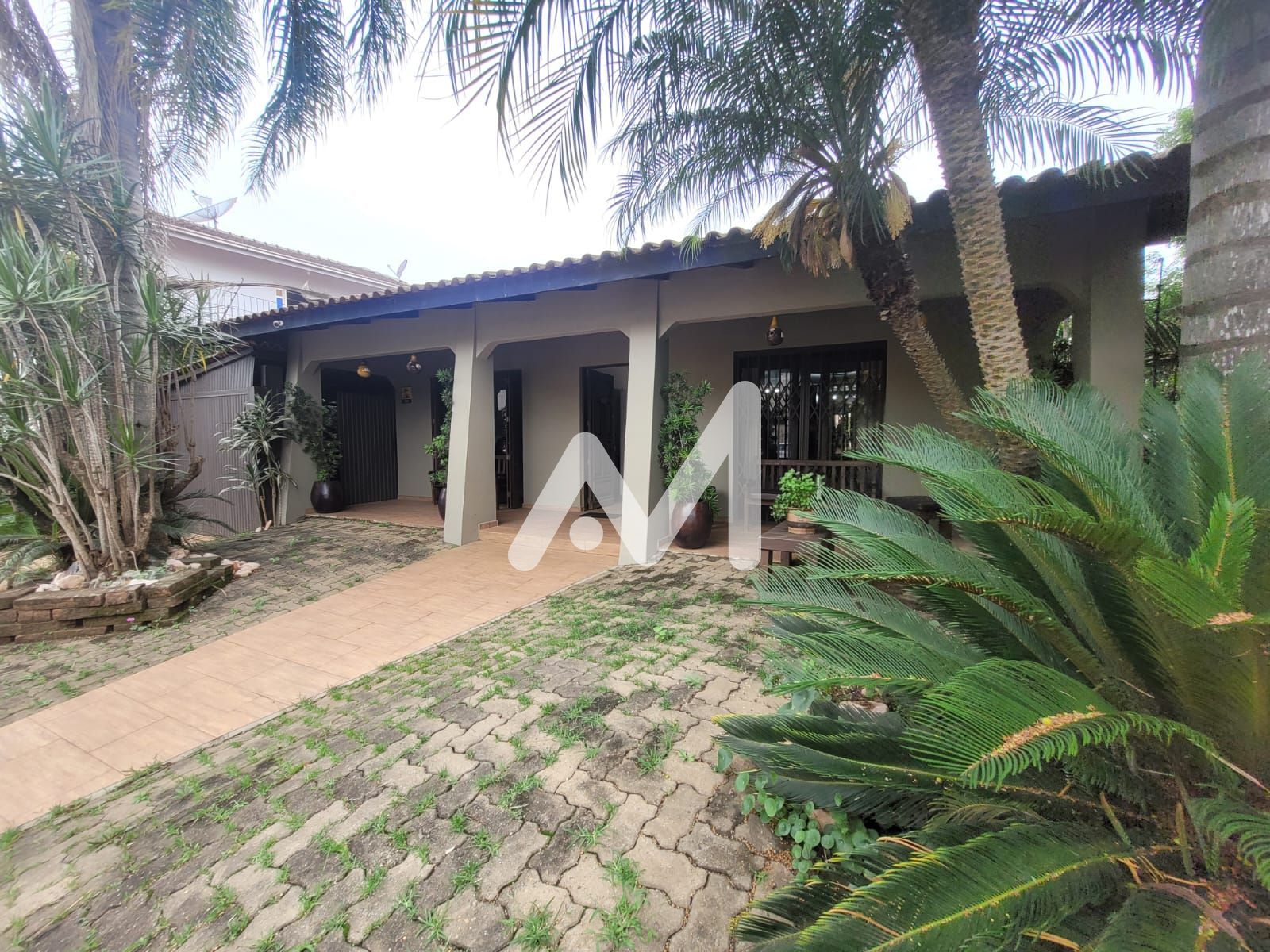 Casa Comercial com 283m² e 3 dormitórios no bairro Centro em Lajeado para Comprar