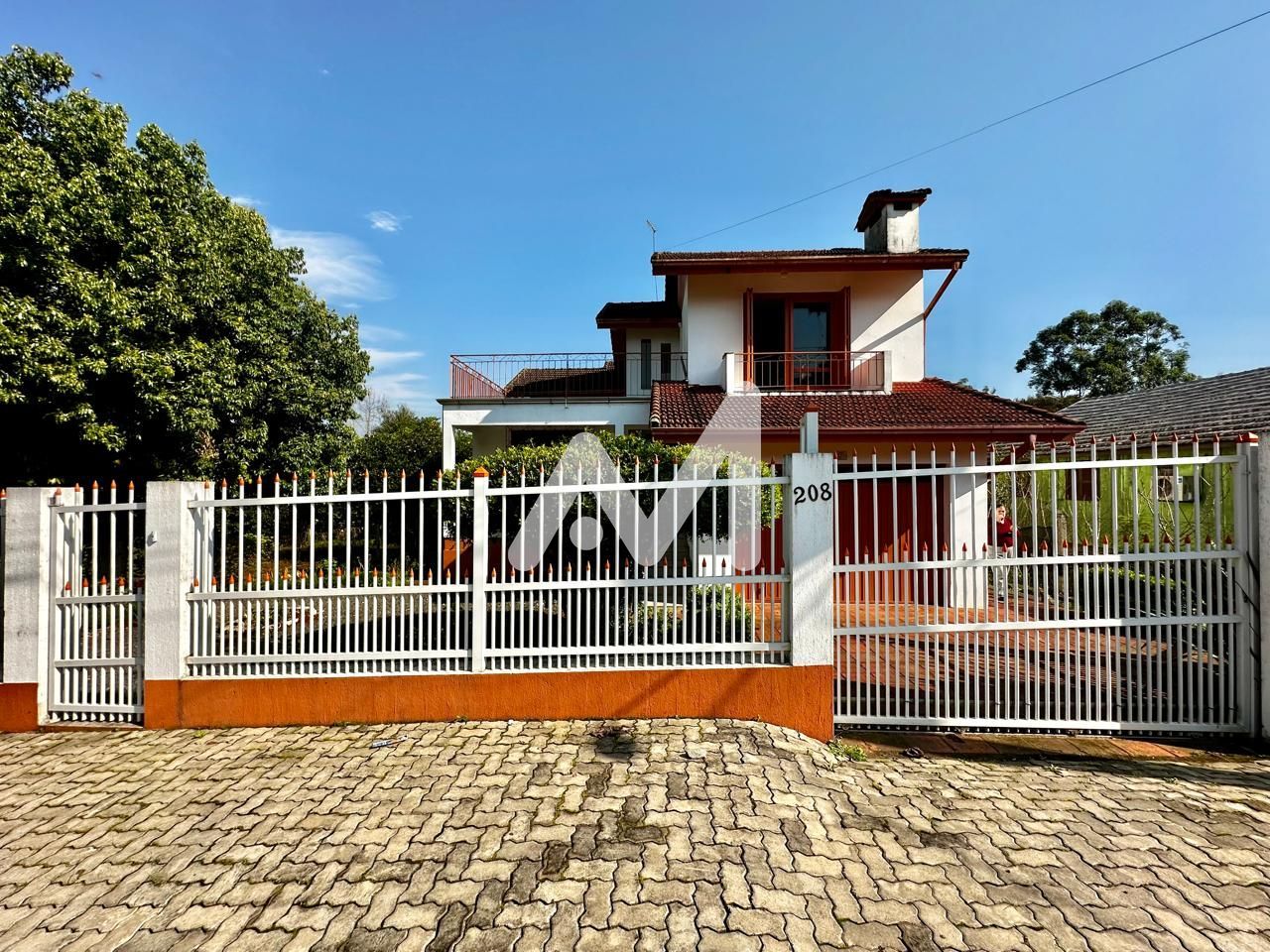 Casa com 331m² e 5 dormitórios no bairro Conventos em Lajeado para Comprar