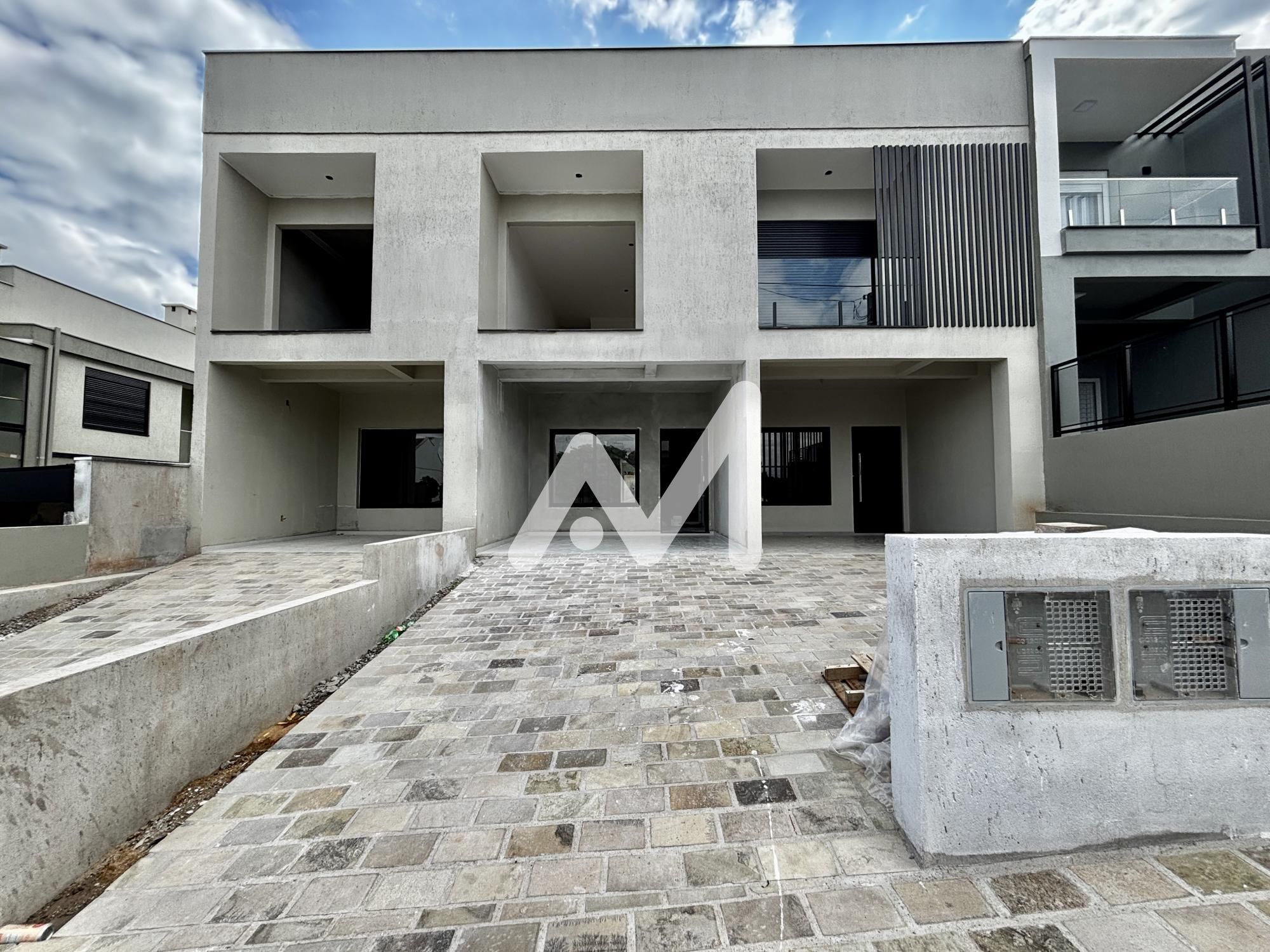 Sobrado com 142m² e 2 dormitórios no bairro Universitário em Lajeado para Comprar