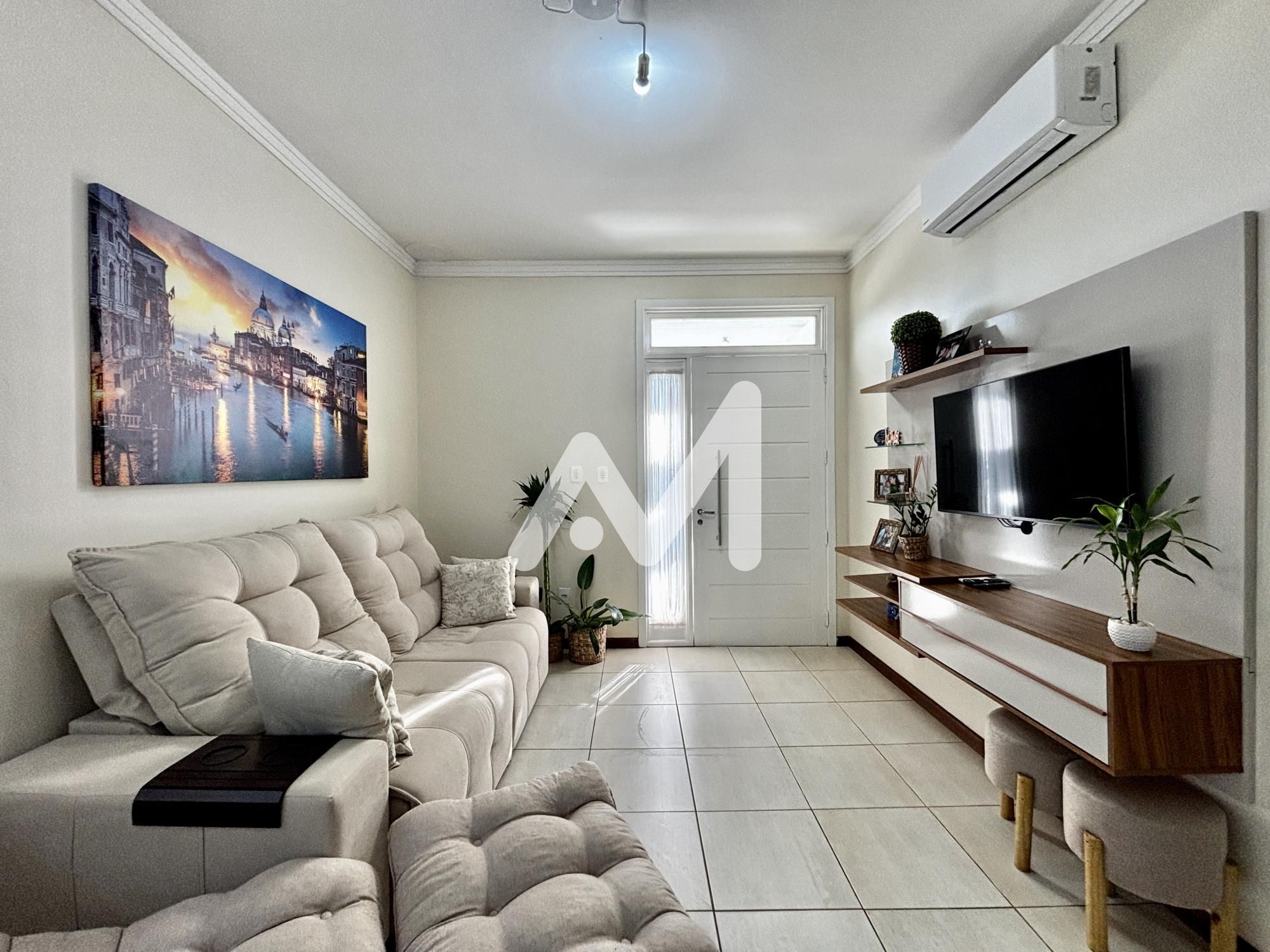 Sobrado com 104m² e 2 dormitórios no bairro Universitário em Lajeado para Comprar