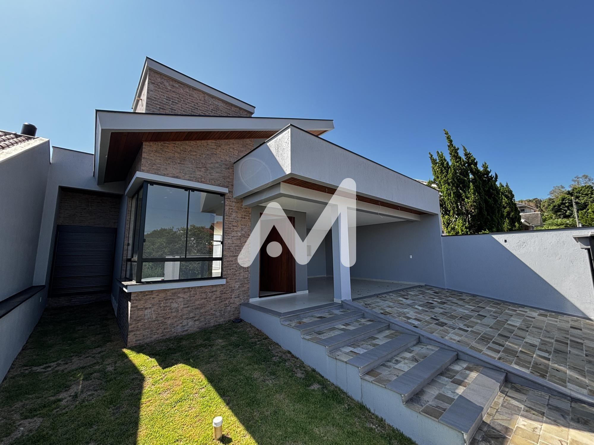 Casa com 190m² e 3 dormitórios no bairro Universitário em Lajeado para Comprar