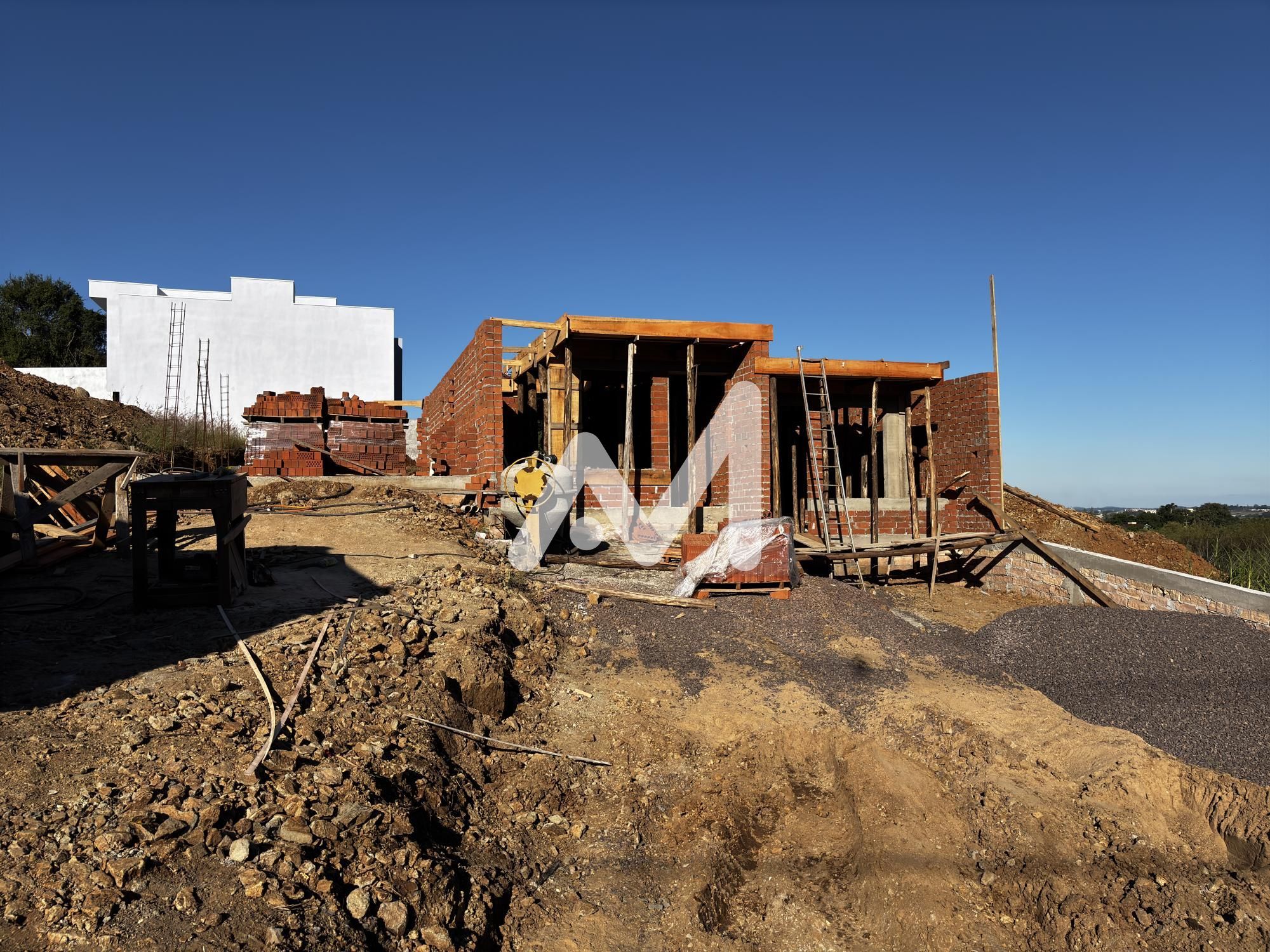 Sobrado com 75m² e 2 dormitórios no bairro Conventos em Lajeado para Comprar
