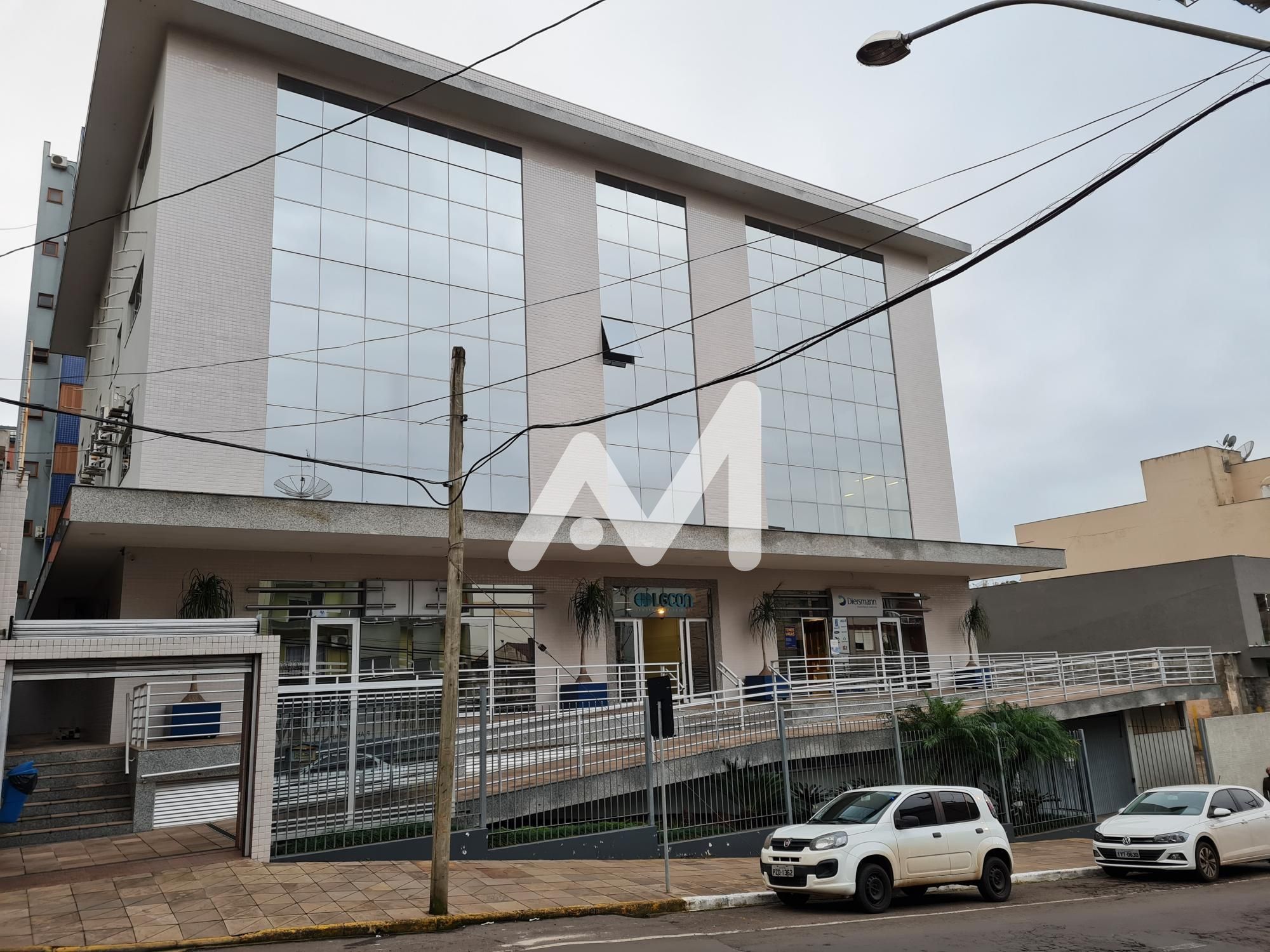 Sala Comercial com 240m² no bairro Centro em Lajeado para Alugar
