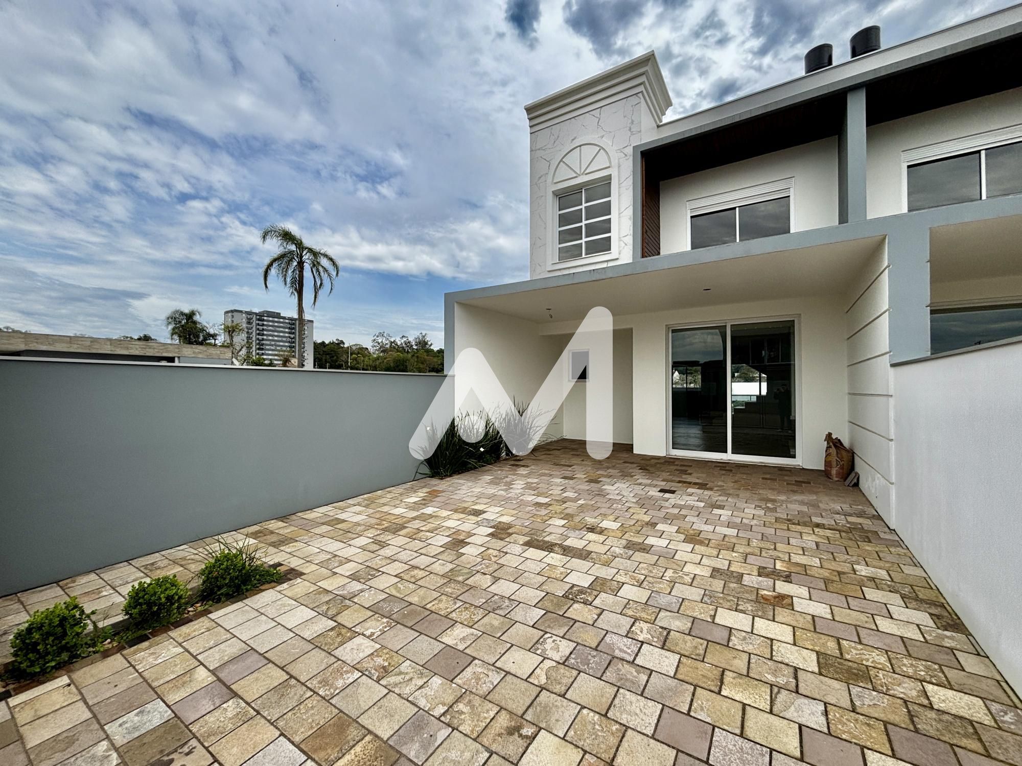 Sobrado com 183m² e 3 dormitórios no bairro Universitário em Lajeado para Comprar