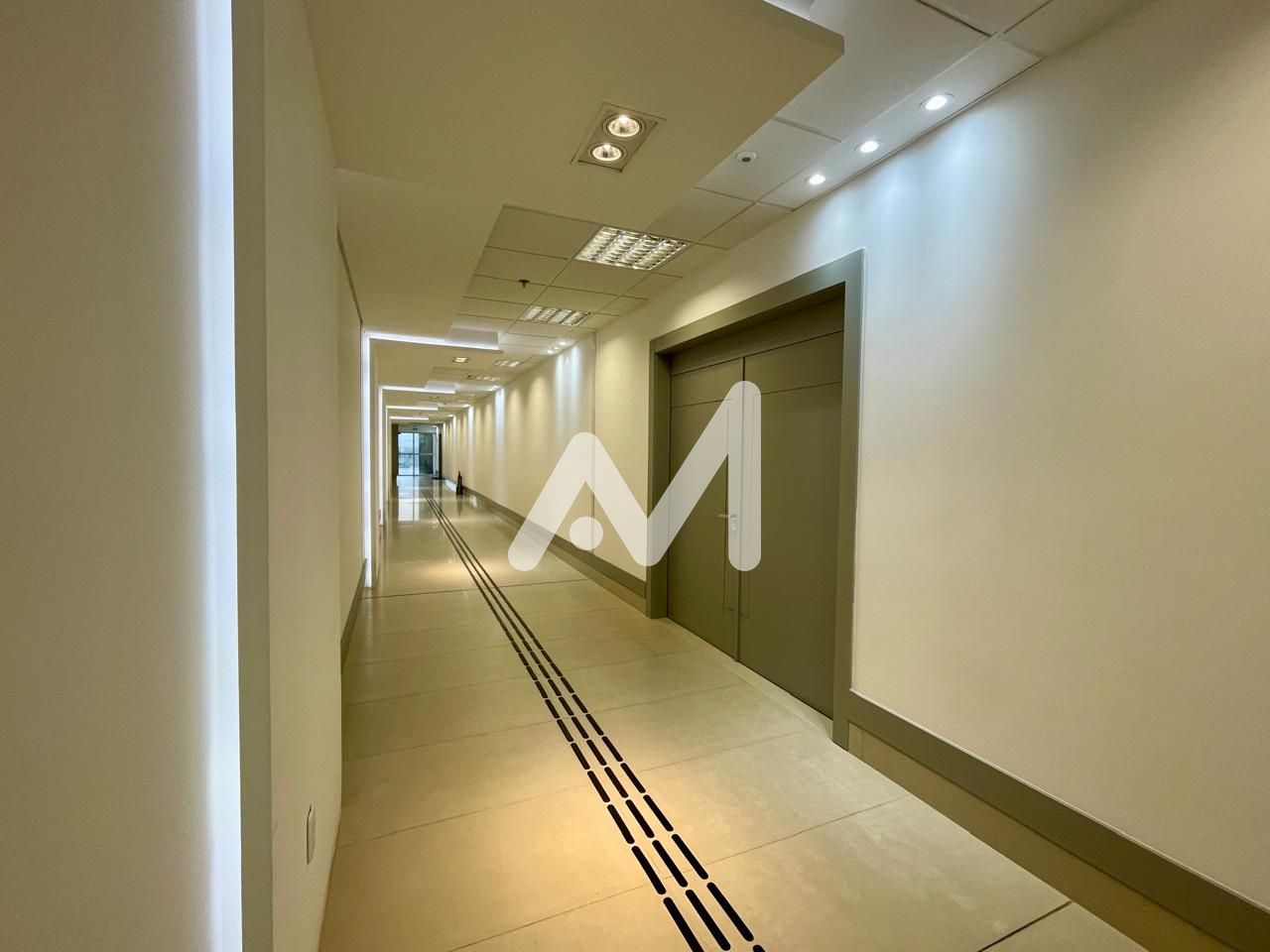 Sala Comercial com 235m² no bairro Centro em Lajeado para Alugar