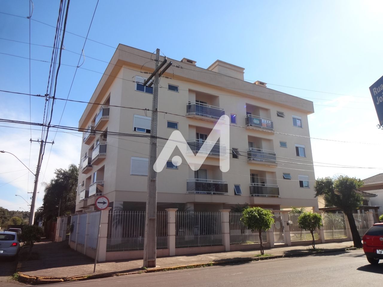 Apartamento com 66m² e 2 dormitórios no bairro Centro em Lajeado para Alugar