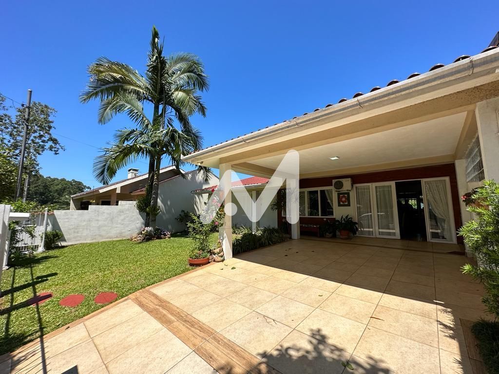 Casa com 200m² e 3 dormitórios no bairro Moinhos em Lajeado para Comprar
