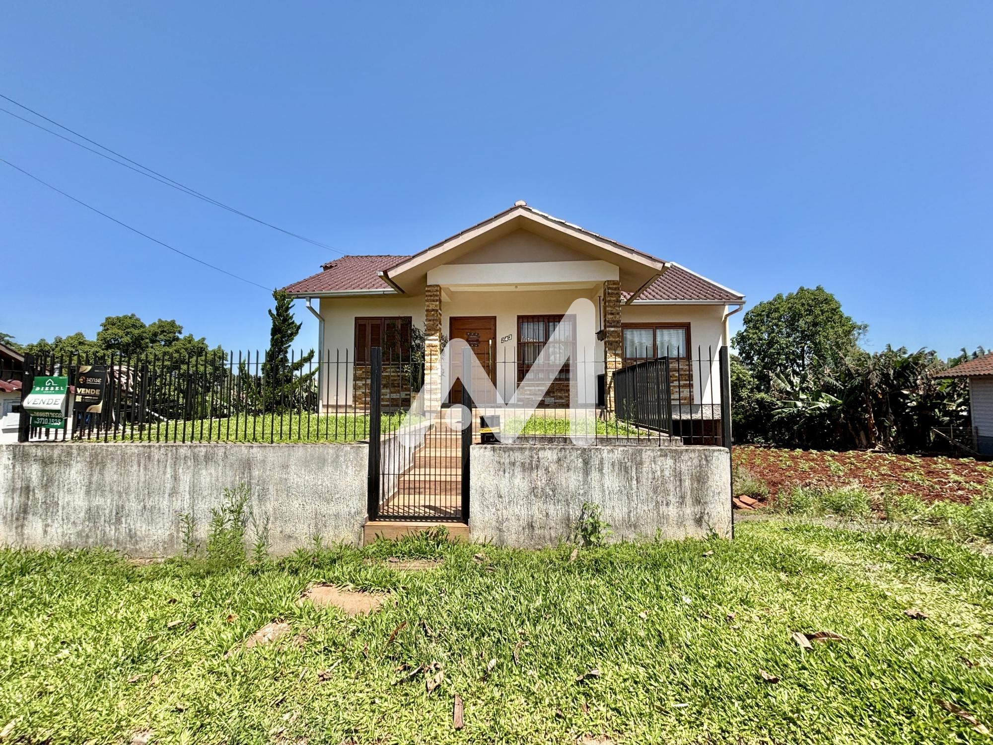 Casa e 2 dormitórios no bairro Bom Pastor em Lajeado para Comprar