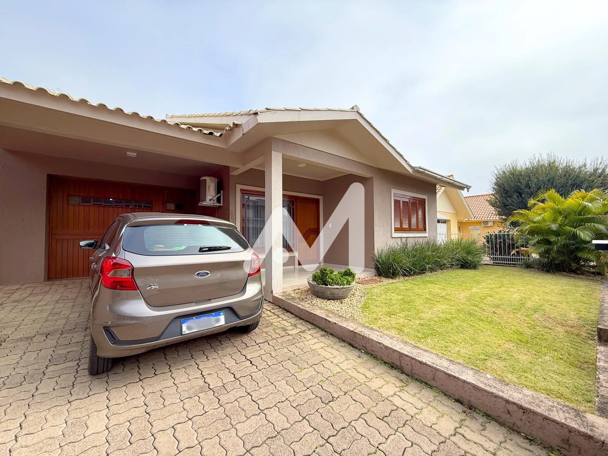 Casa com 161m² e 3 dormitórios no bairro Universitário em Lajeado para Comprar