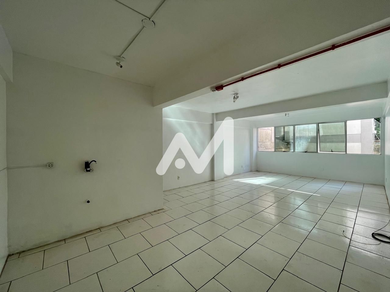 Sala Comercial com 40m² no bairro Centro em Lajeado para Alugar