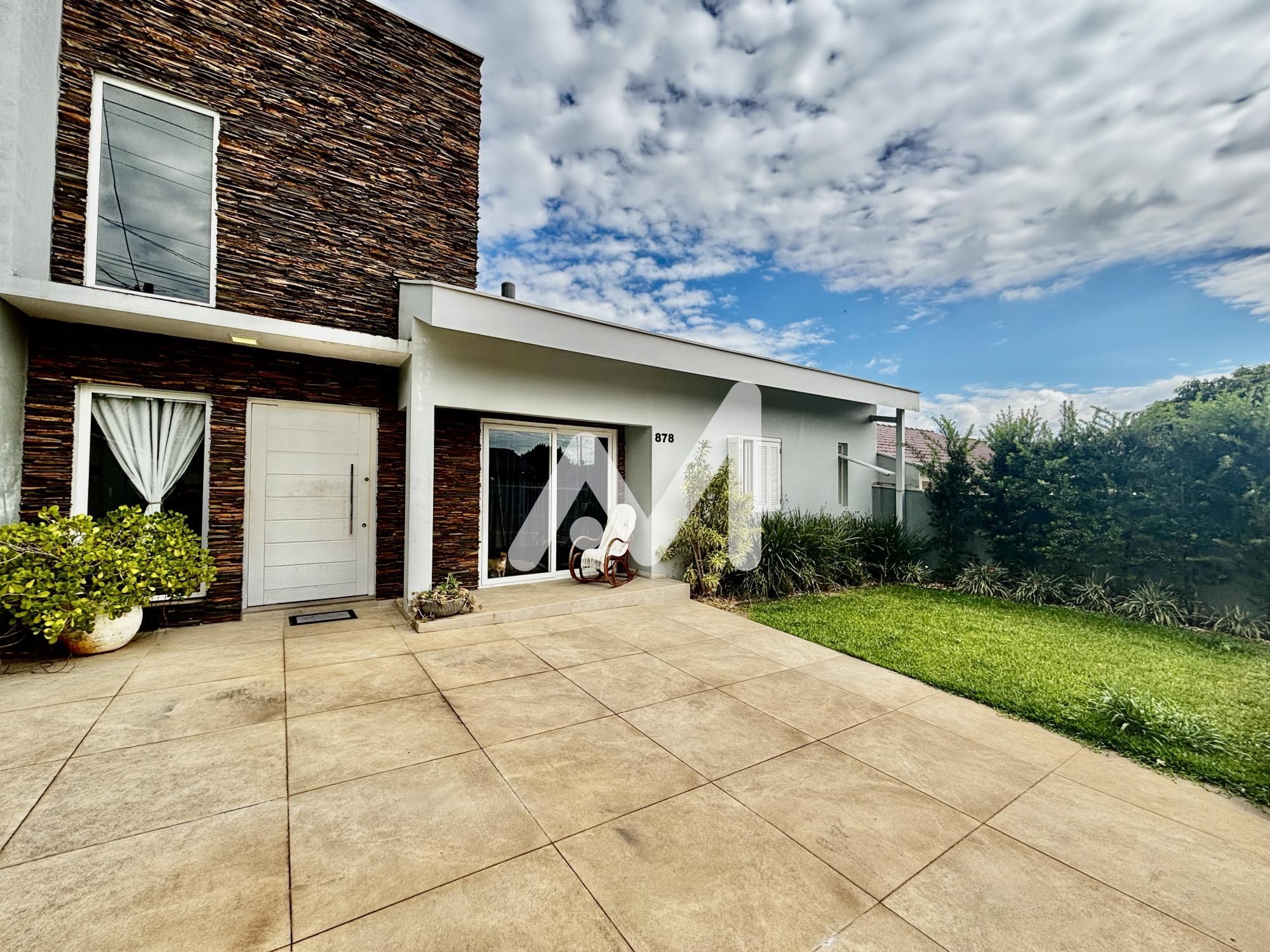 Casa com 178m² e 3 dormitórios no bairro Universitário em Lajeado para Comprar