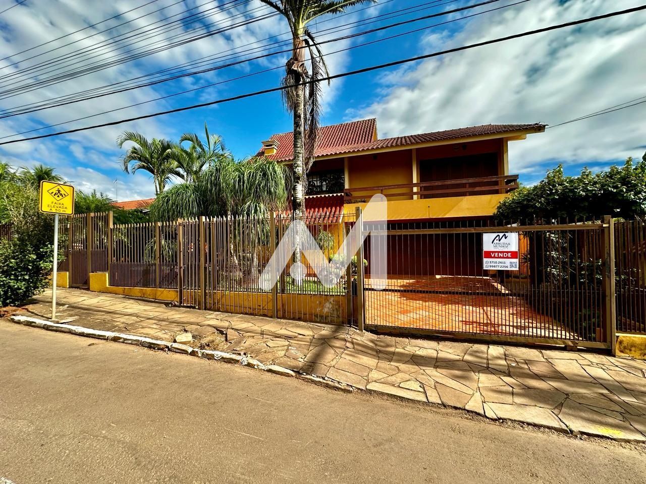 Casa com 344m² e 5 dormitórios no bairro Alto do Parque em Lajeado para Comprar