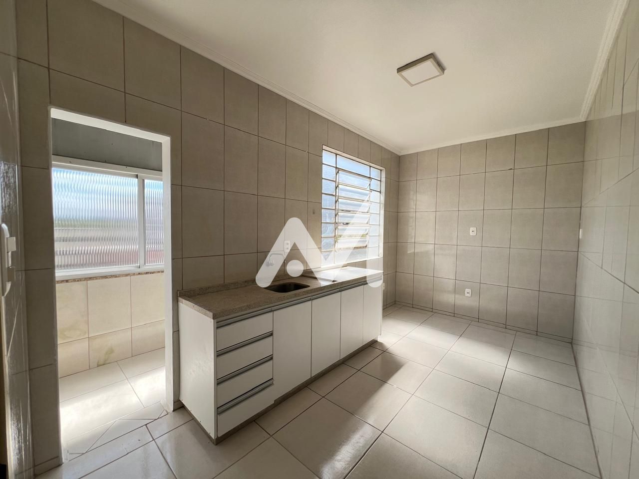 Apartamento com 80m² e 2 dormitórios no bairro Centro em Lajeado para Alugar