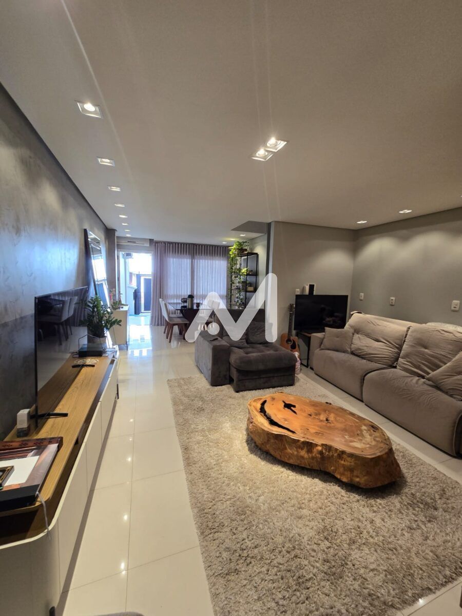 Sobrado com 113m² e 3 dormitórios no bairro Universitário em Lajeado para Comprar