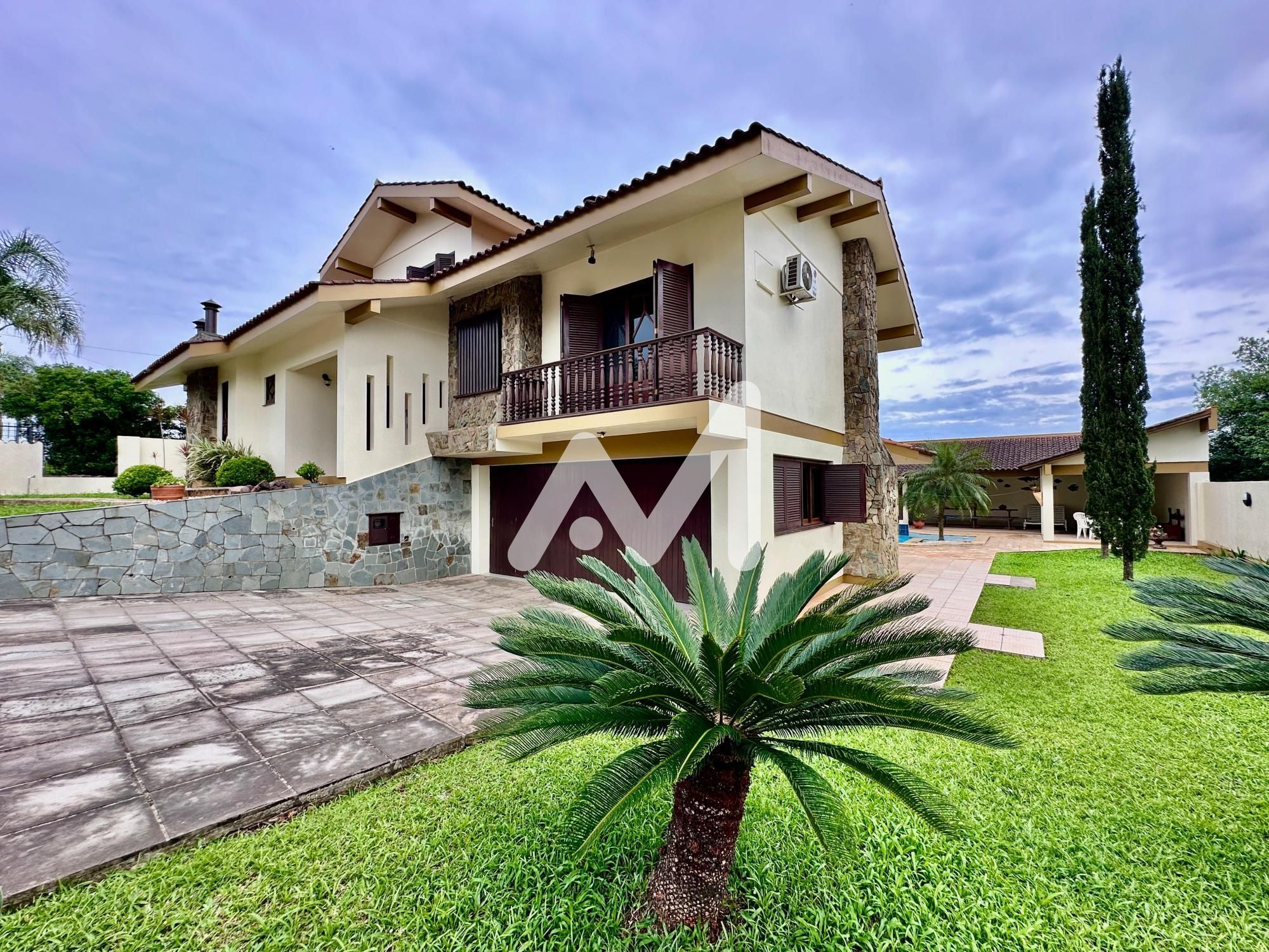 Casa com 277m² e 5 dormitórios no bairro Cristo Rei em Estrela para Comprar