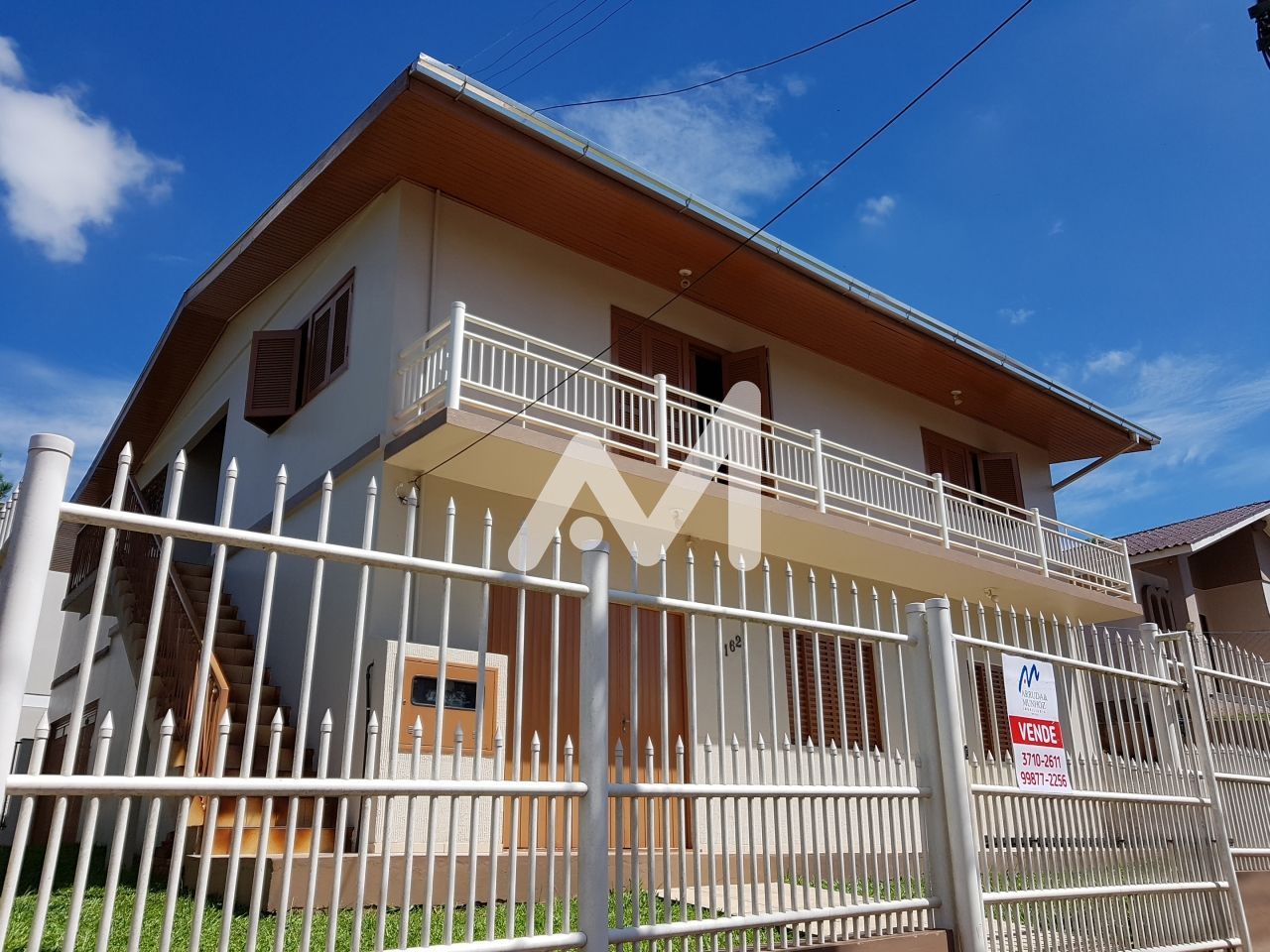 Casa com 300m² e 3 dormitórios no bairro Montanha em Lajeado para Comprar